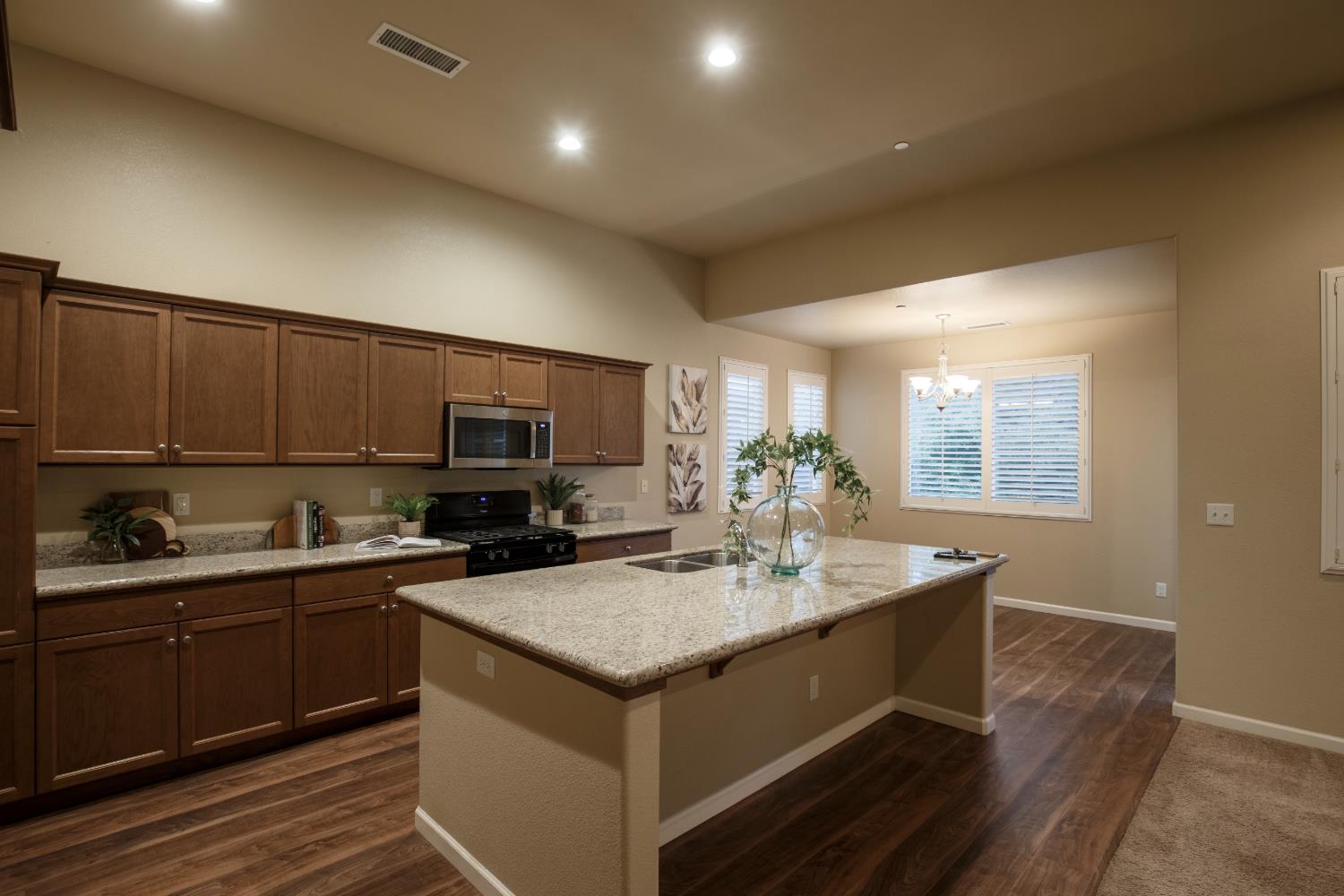 739 Hermosa Ave, Clovis, CA 93619