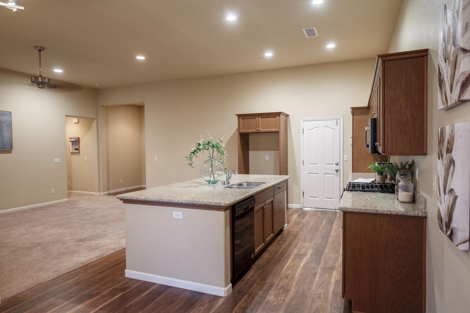 739 Hermosa Ave, Clovis, CA 93619