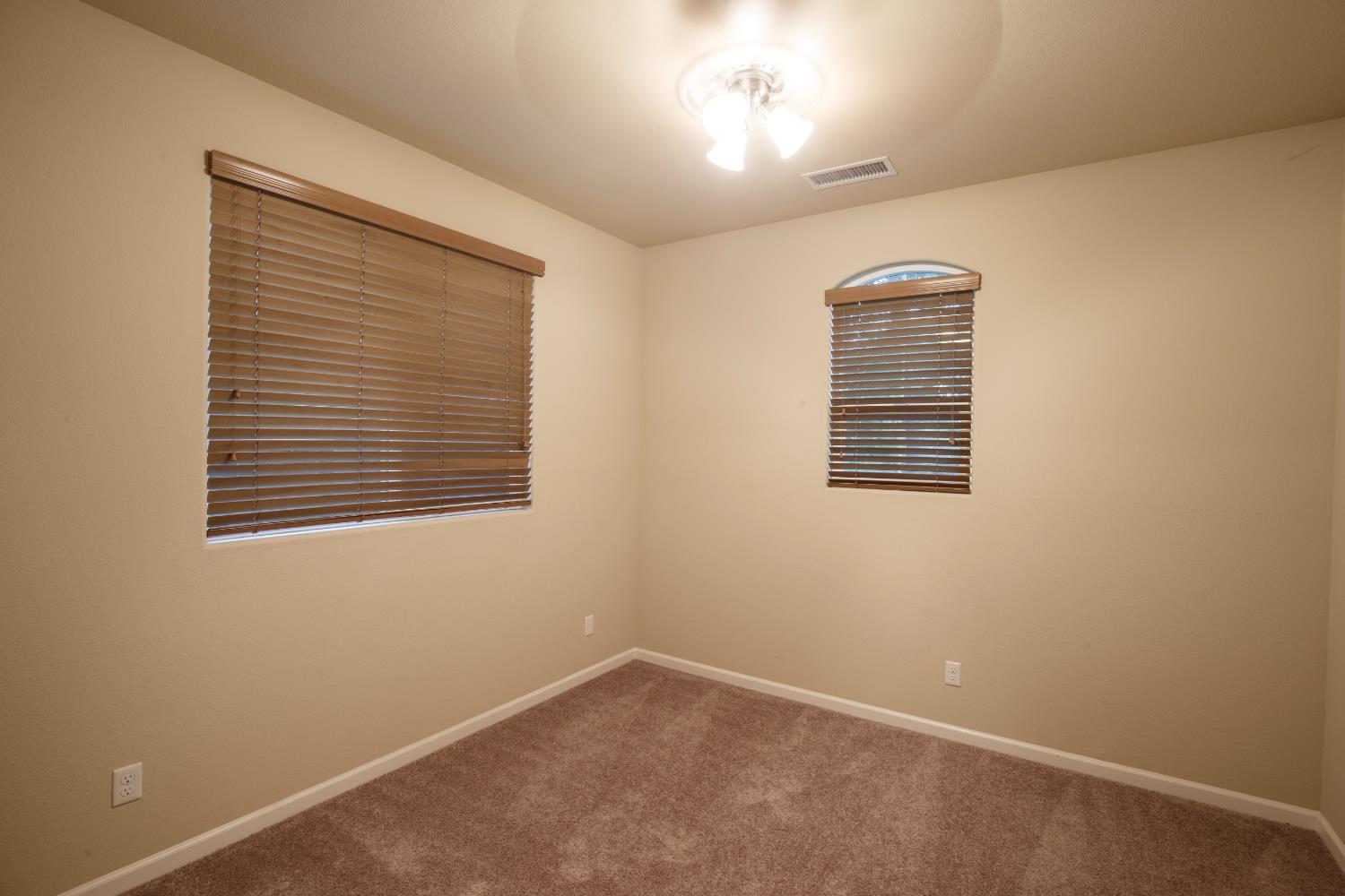 739 Hermosa Ave, Clovis, CA 93619