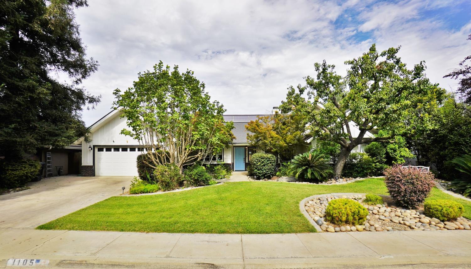 1105 N Cindy St, Visalia, CA 93291