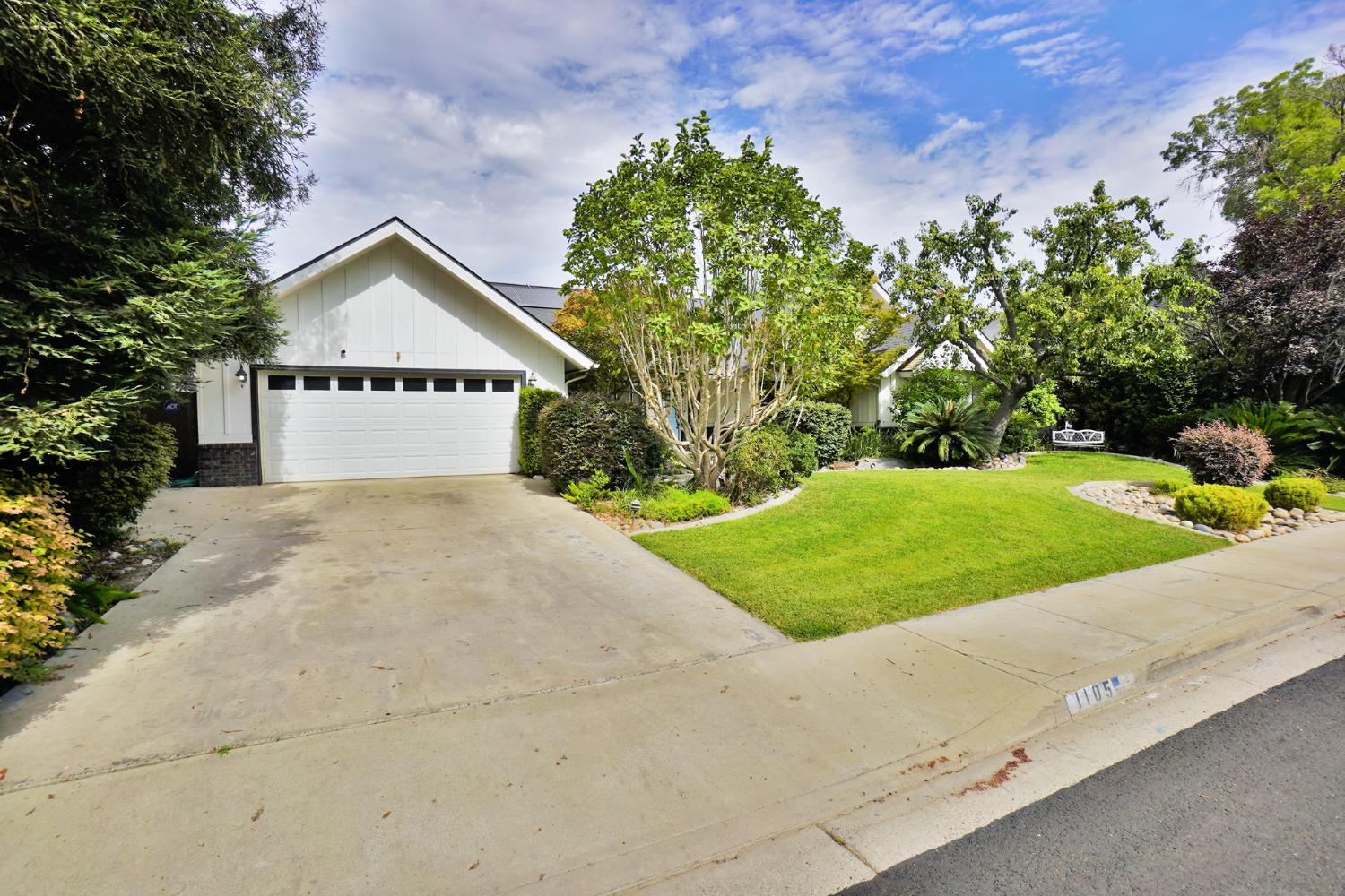 1105 N Cindy St, Visalia, CA 93291