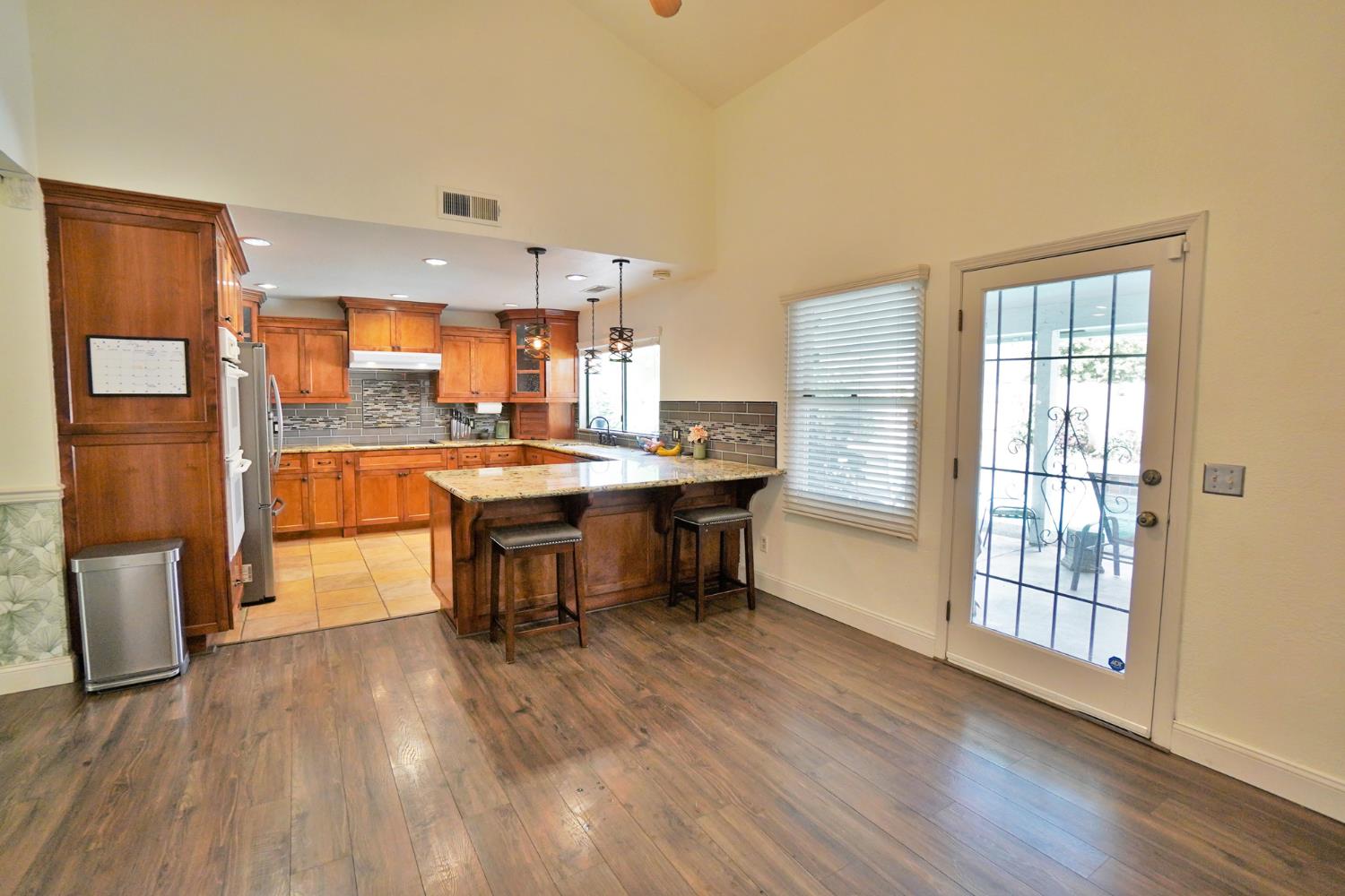 1105 N Cindy St, Visalia, CA 93291
