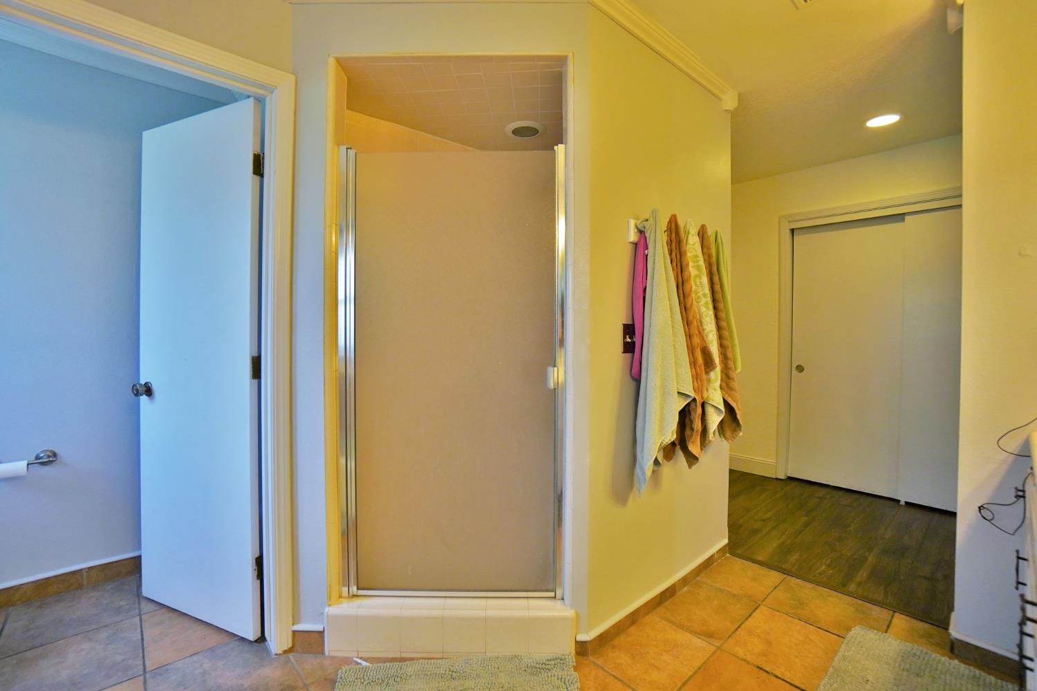 1105 N Cindy St, Visalia, CA 93291