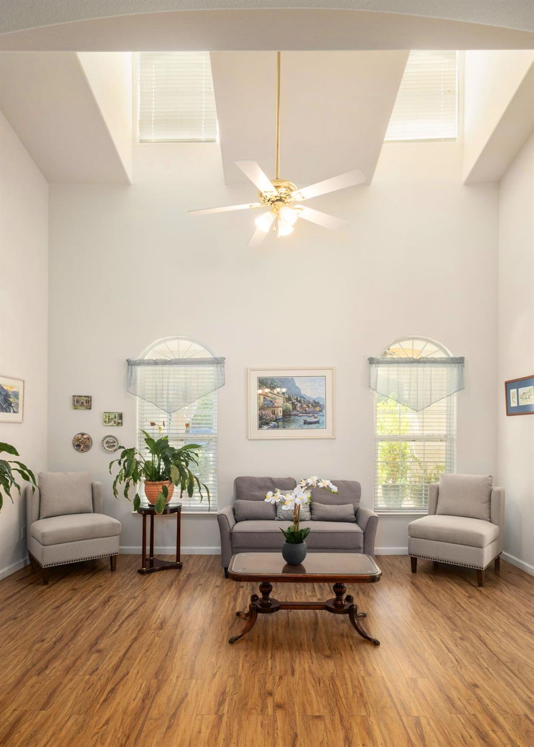 741 N Oxford Ave, Clovis, CA 93611