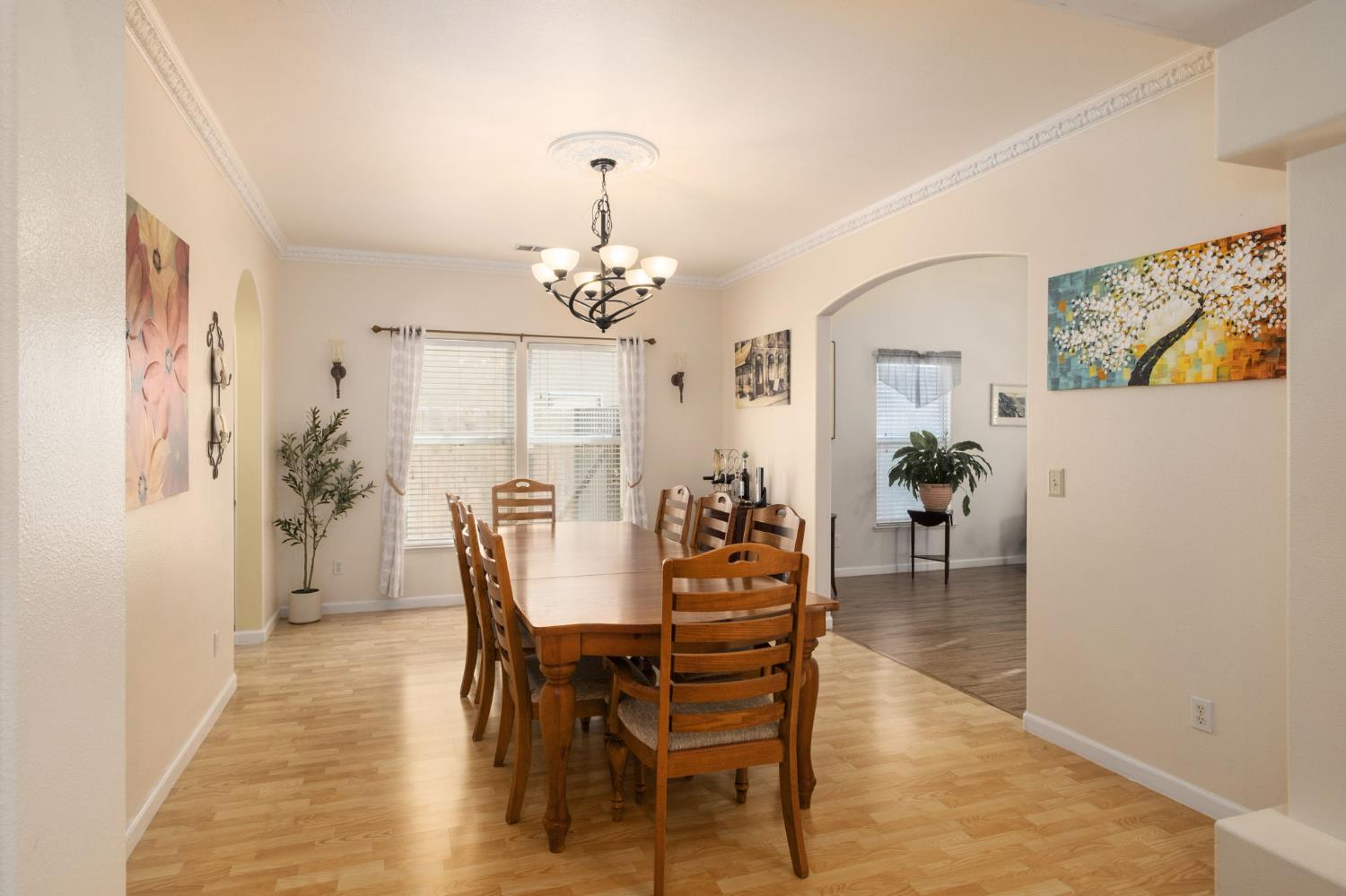 741 N Oxford Ave, Clovis, CA 93611