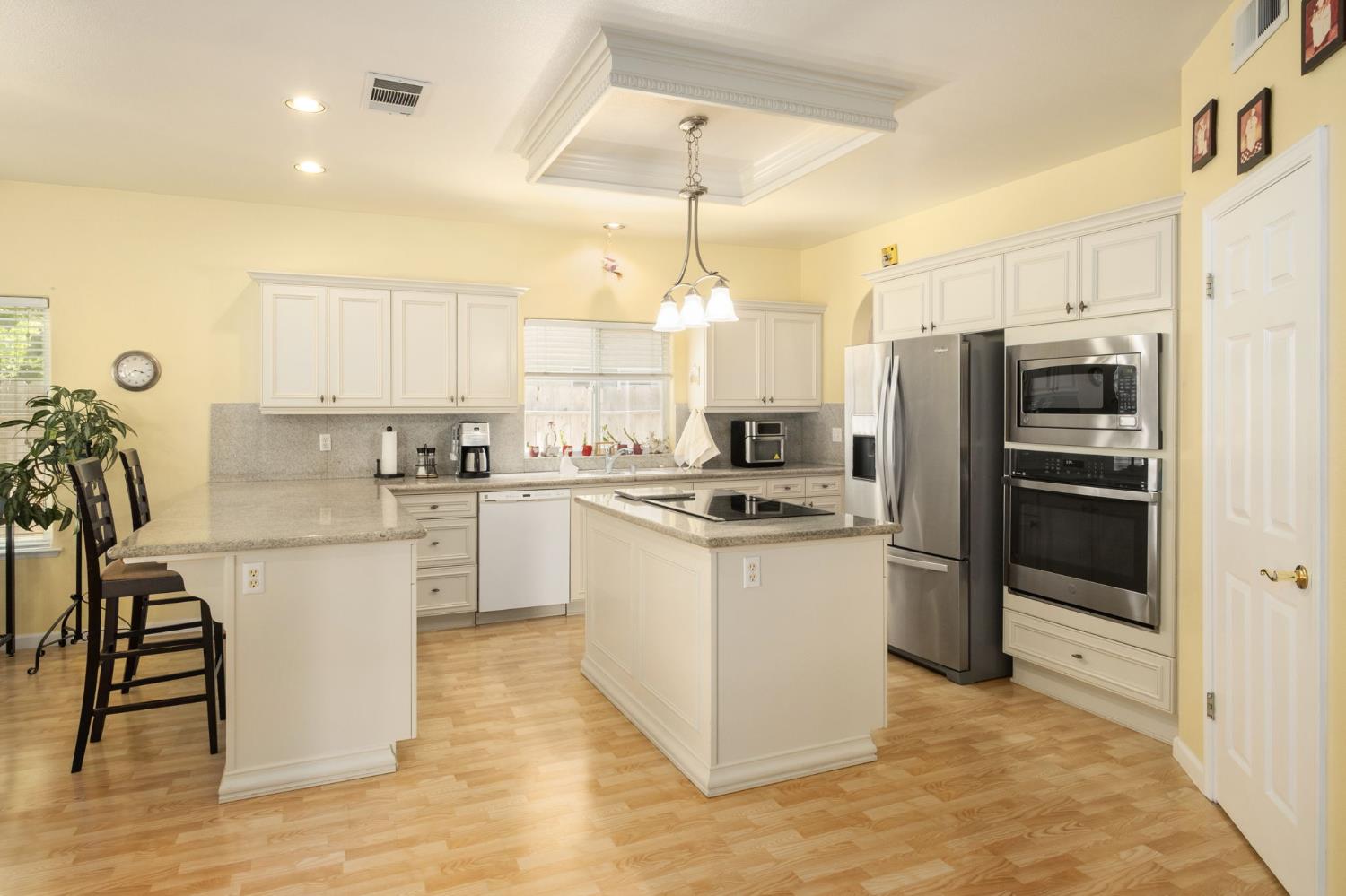 741 N Oxford Ave, Clovis, CA 93611