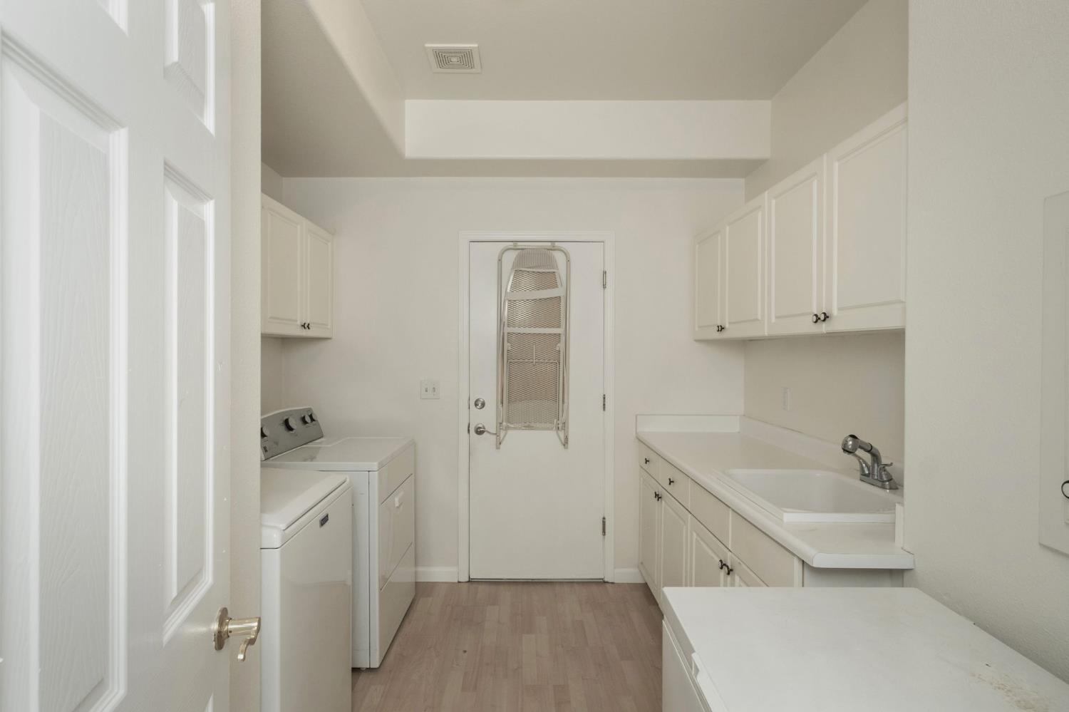 741 N Oxford Ave, Clovis, CA 93611