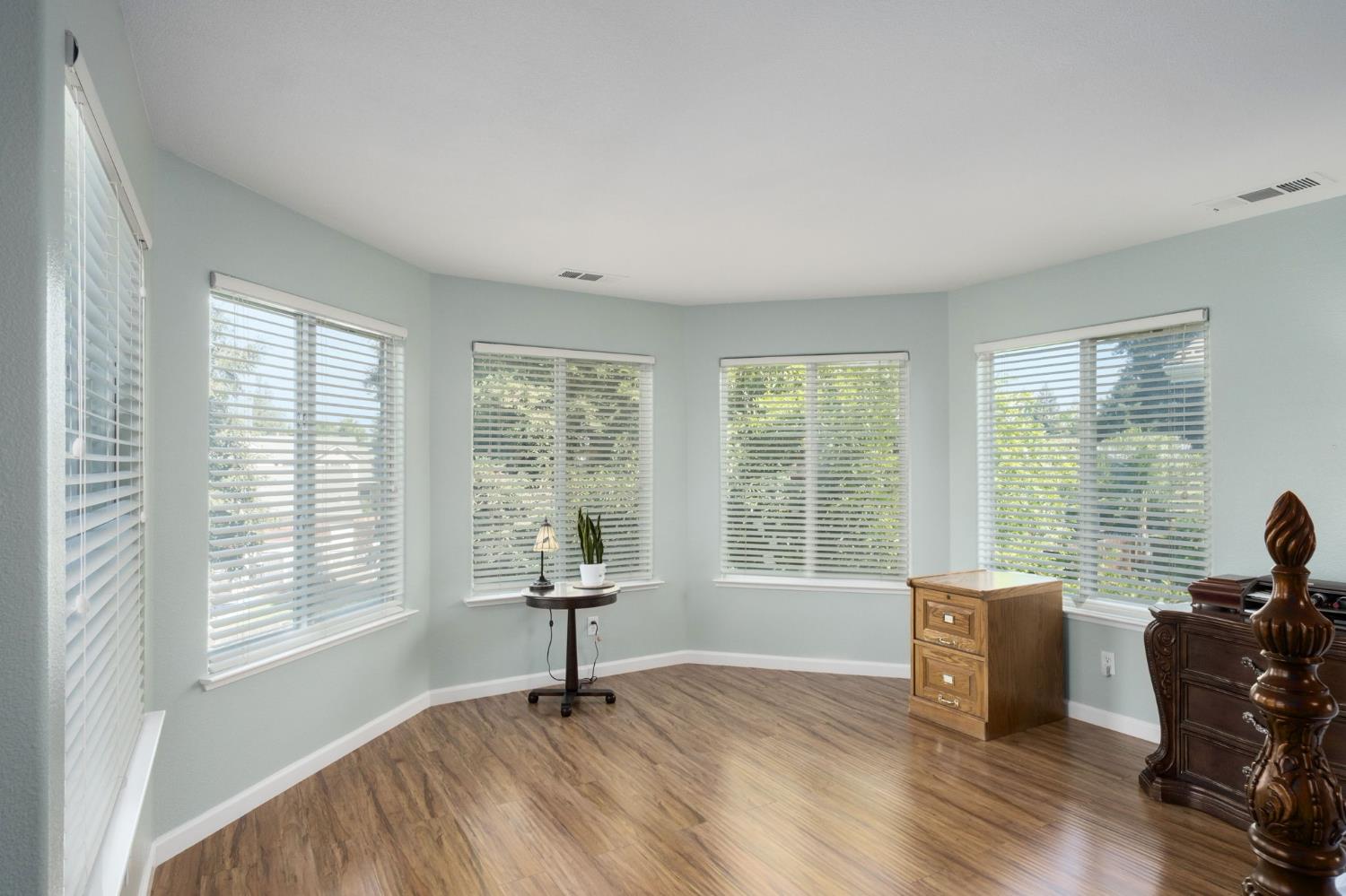 741 N Oxford Ave, Clovis, CA 93611