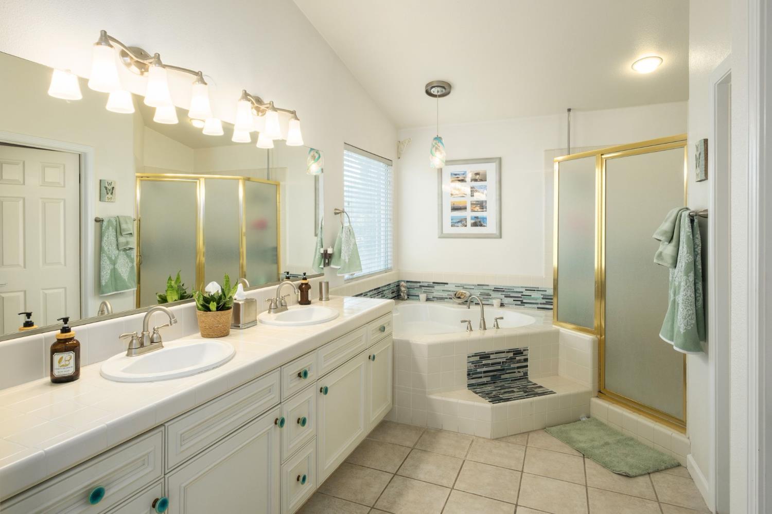 741 N Oxford Ave, Clovis, CA 93611