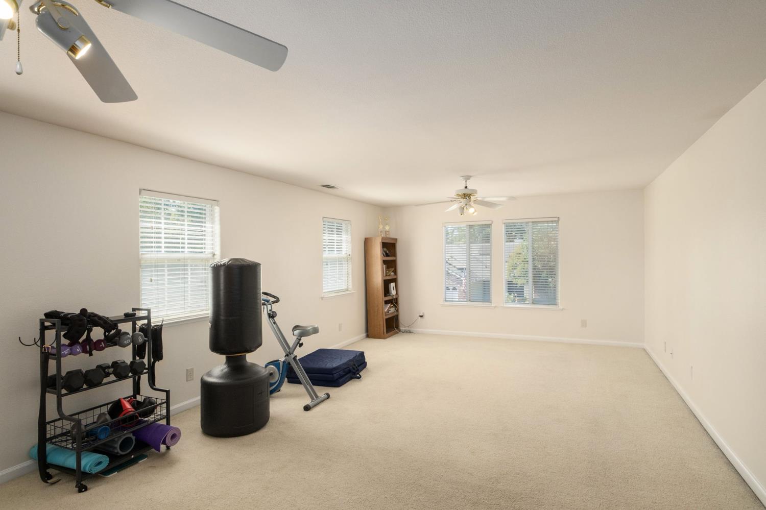 741 N Oxford Ave, Clovis, CA 93611