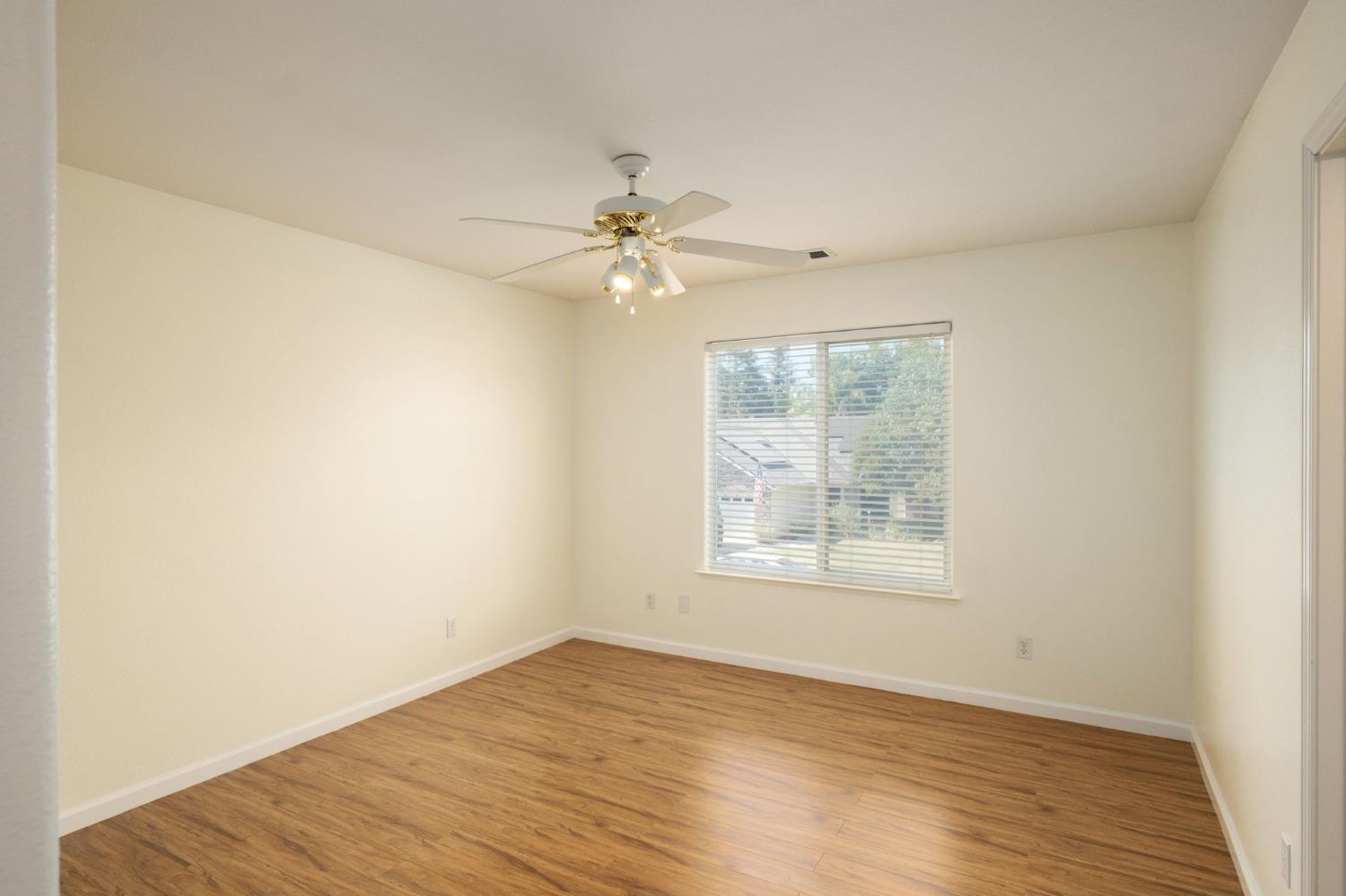 741 N Oxford Ave, Clovis, CA 93611