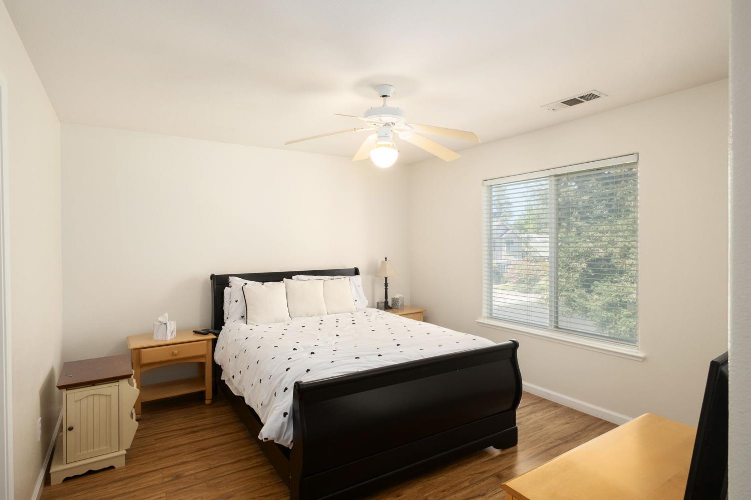 741 N Oxford Ave, Clovis, CA 93611