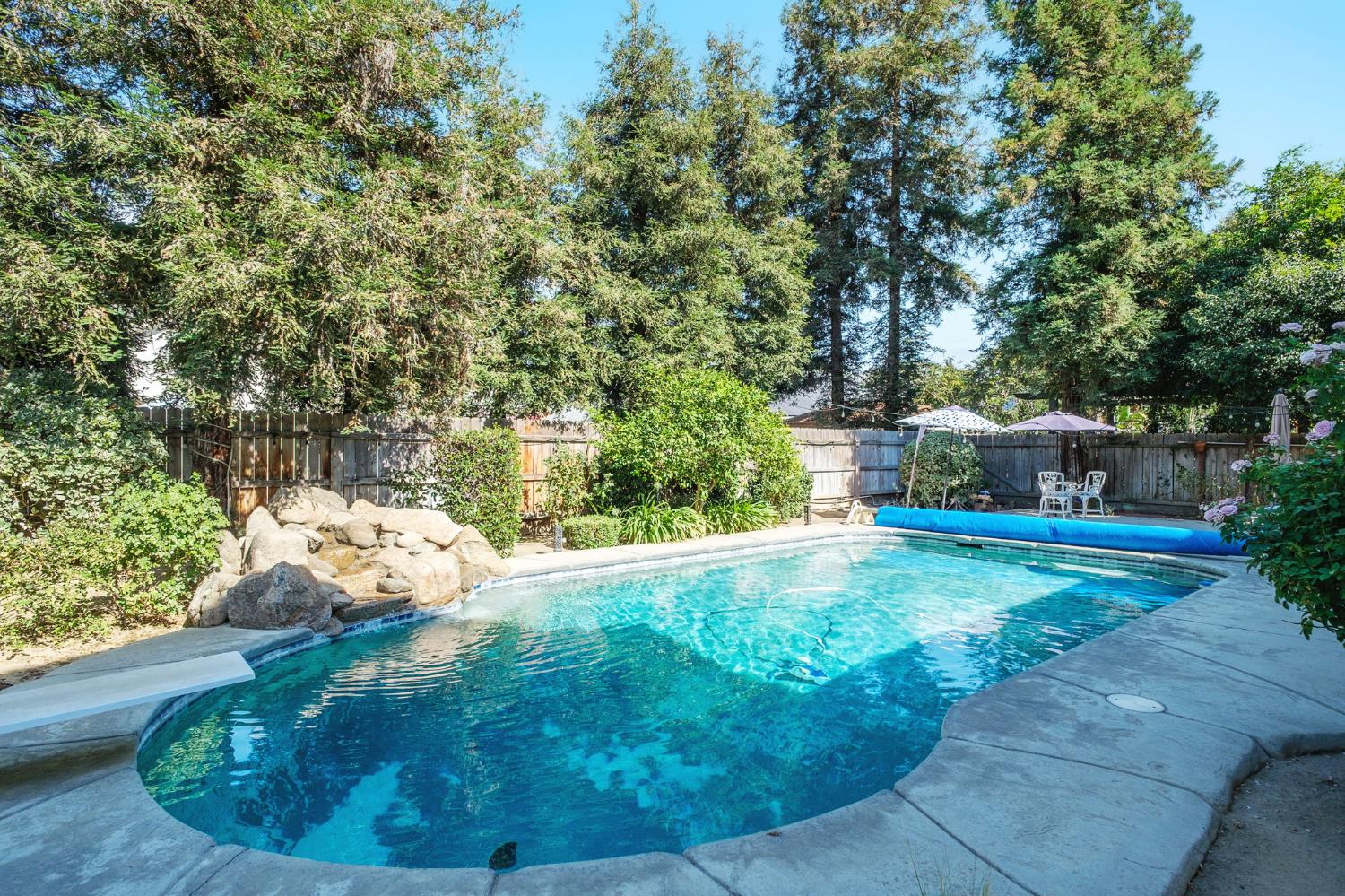 741 N Oxford Ave, Clovis, CA 93611
