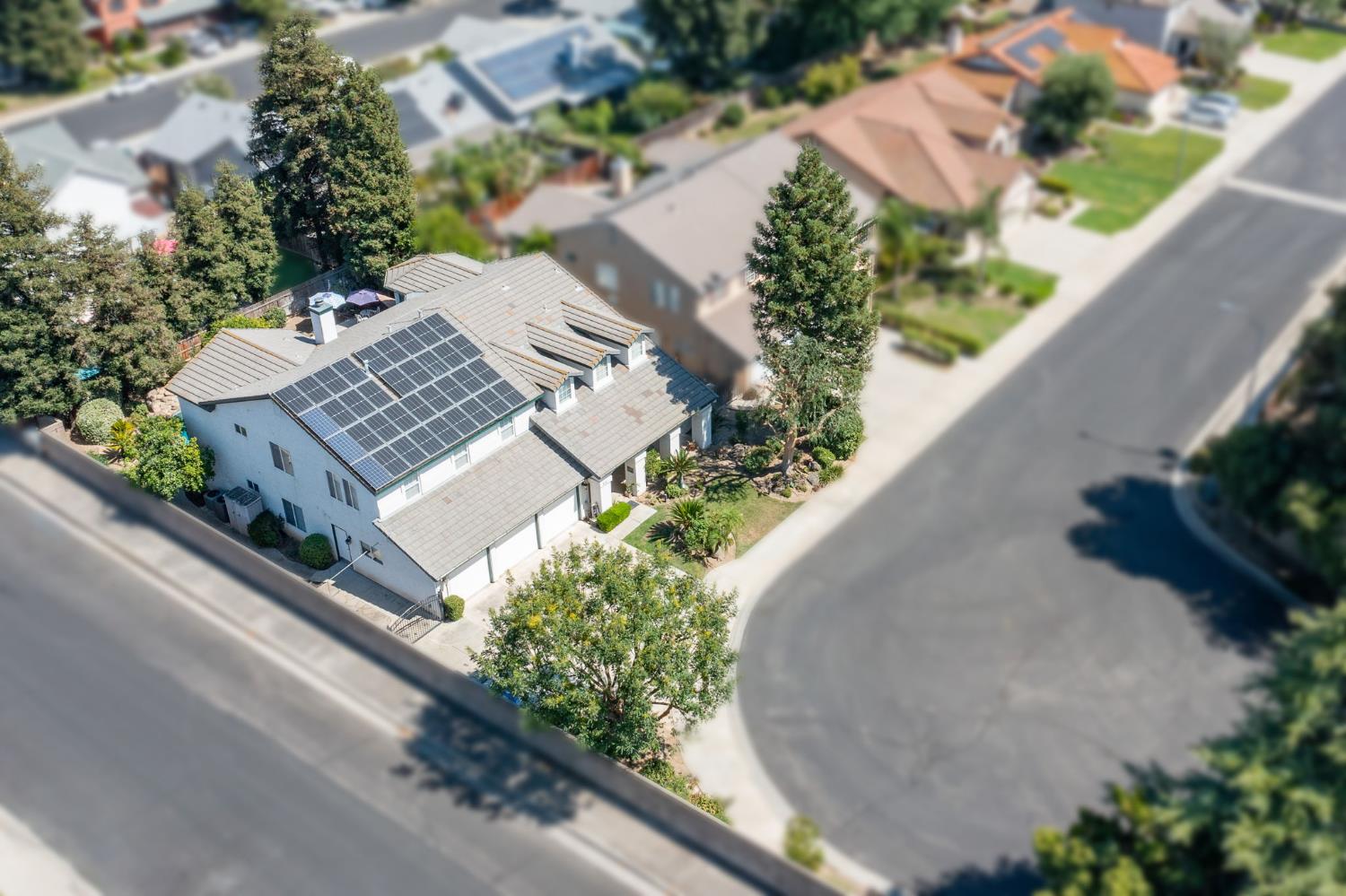 741 N Oxford Ave, Clovis, CA 93611