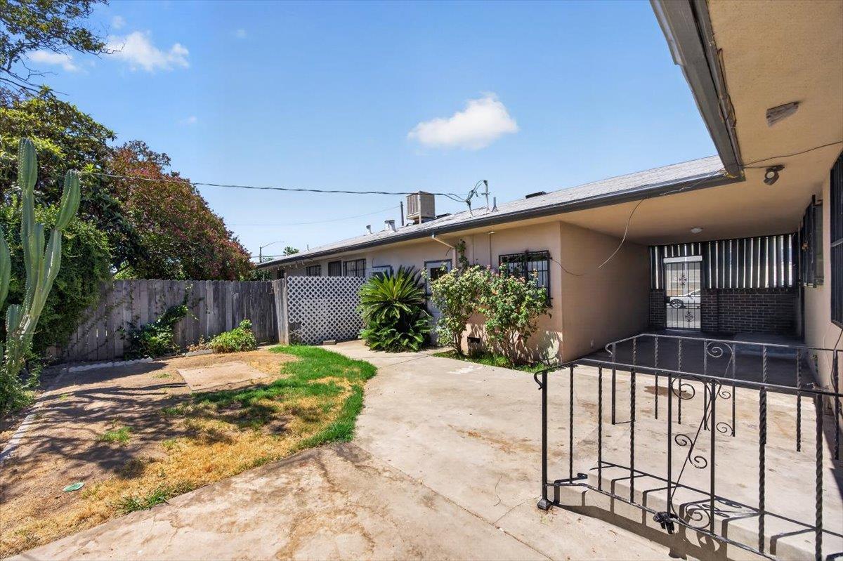 2908 E Terrace Ave, Fresno, CA 93703