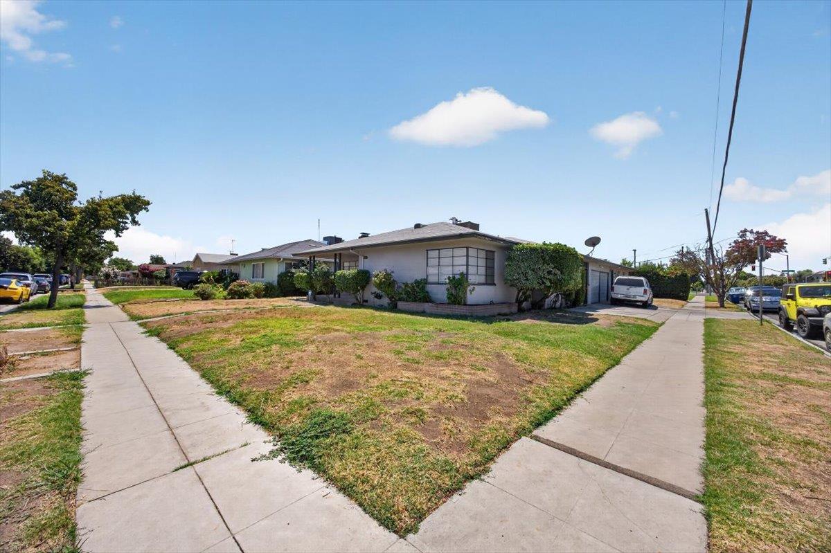 2908 E Terrace Ave, Fresno, CA 93703