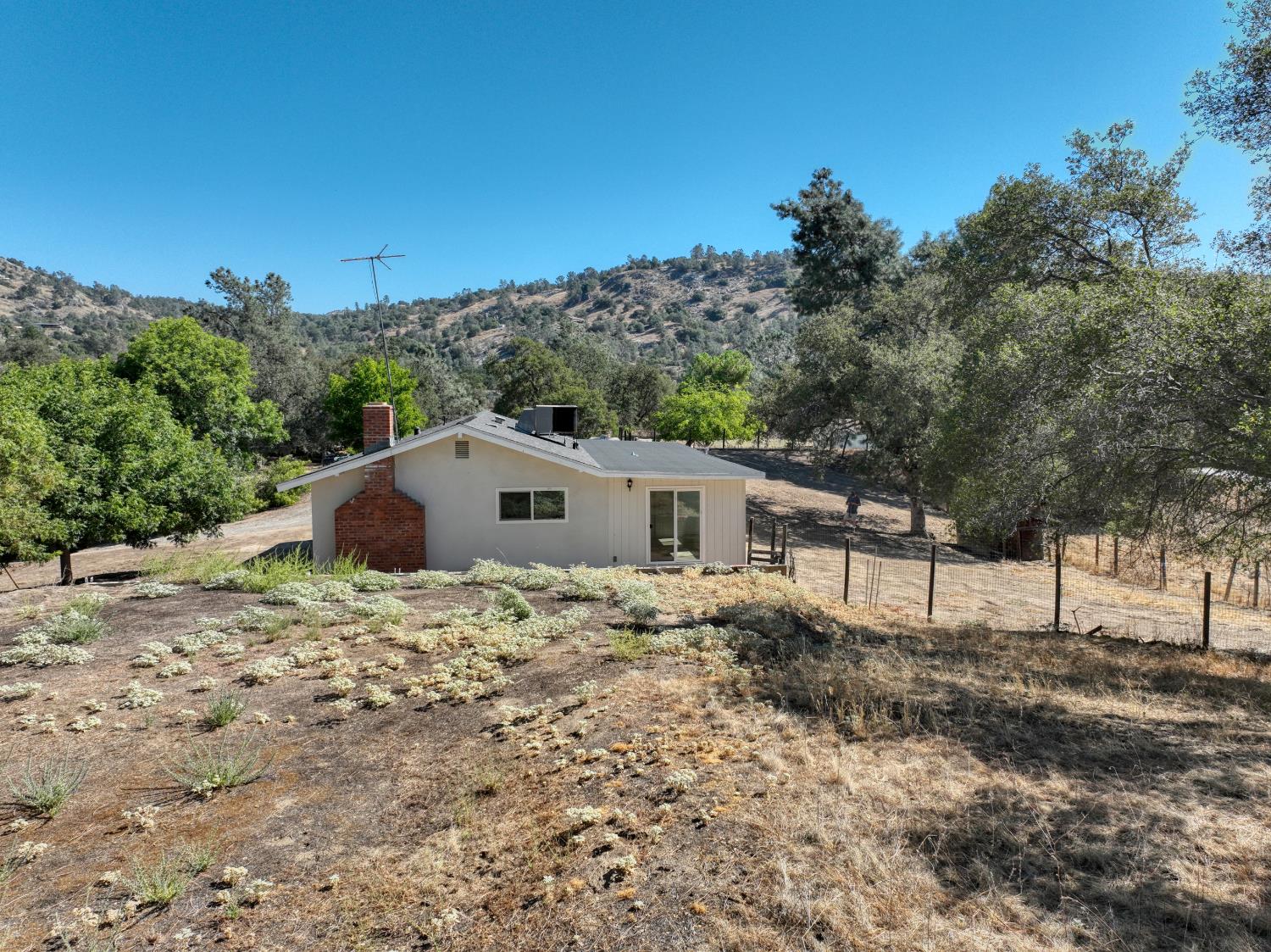 29531 Morgan Canyon Rd, Prather, CA 93651