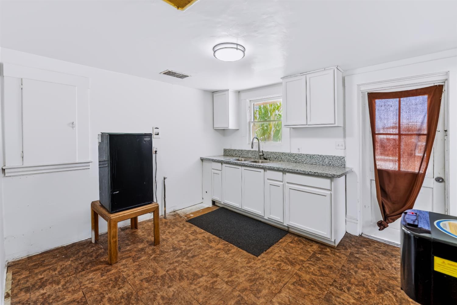 236 E St, Fresno, CA 93706