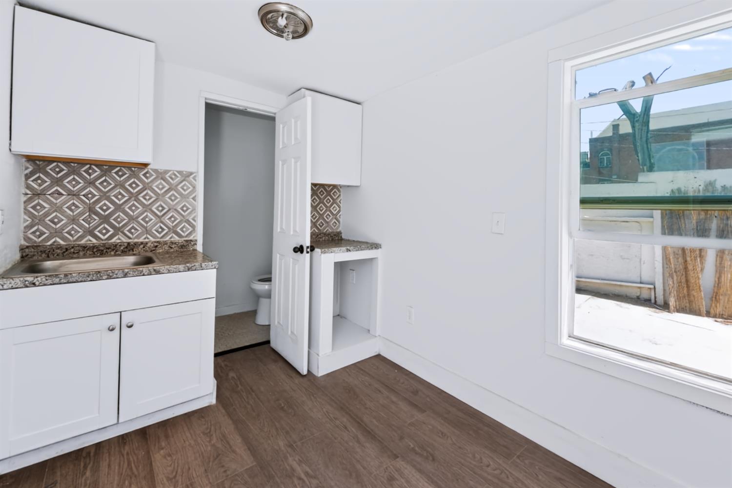 236 E St, Fresno, CA 93706