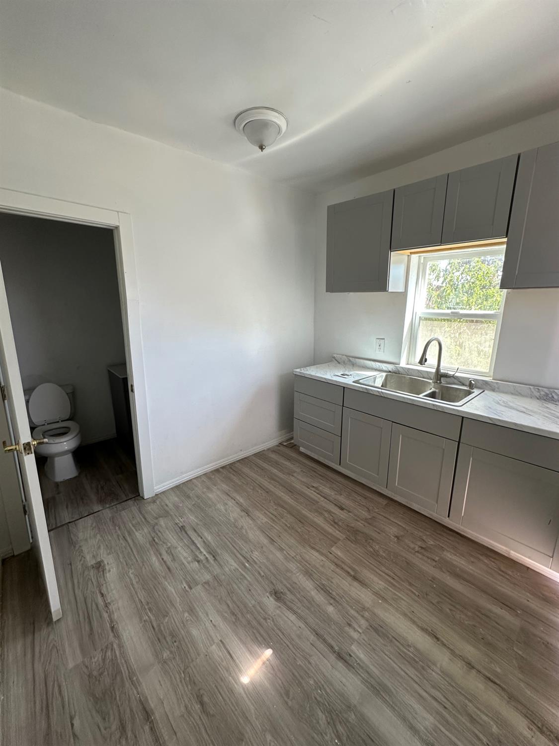 236 E St, Fresno, CA 93706