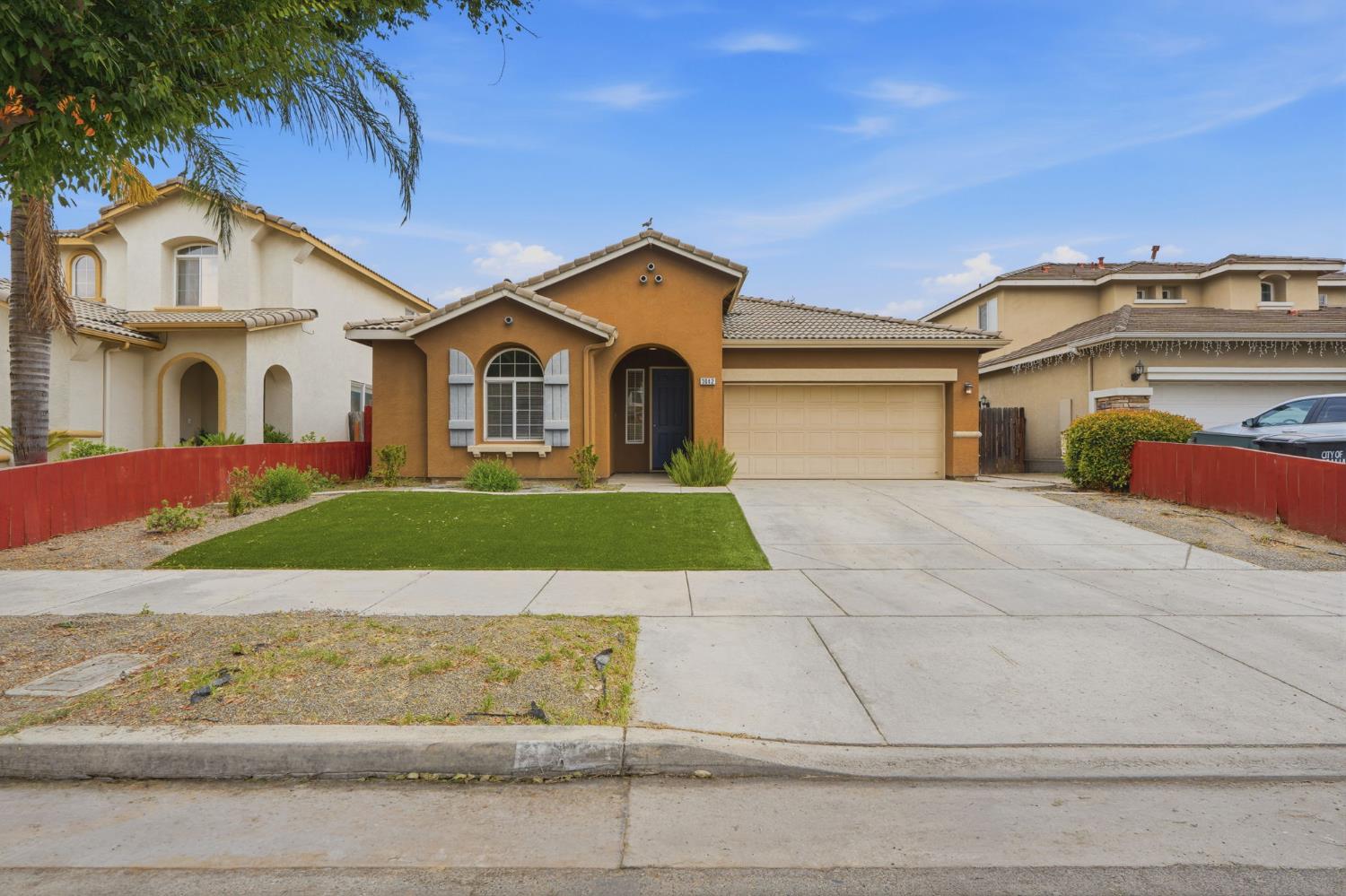 3042 W Delta, Visalia, CA 93291