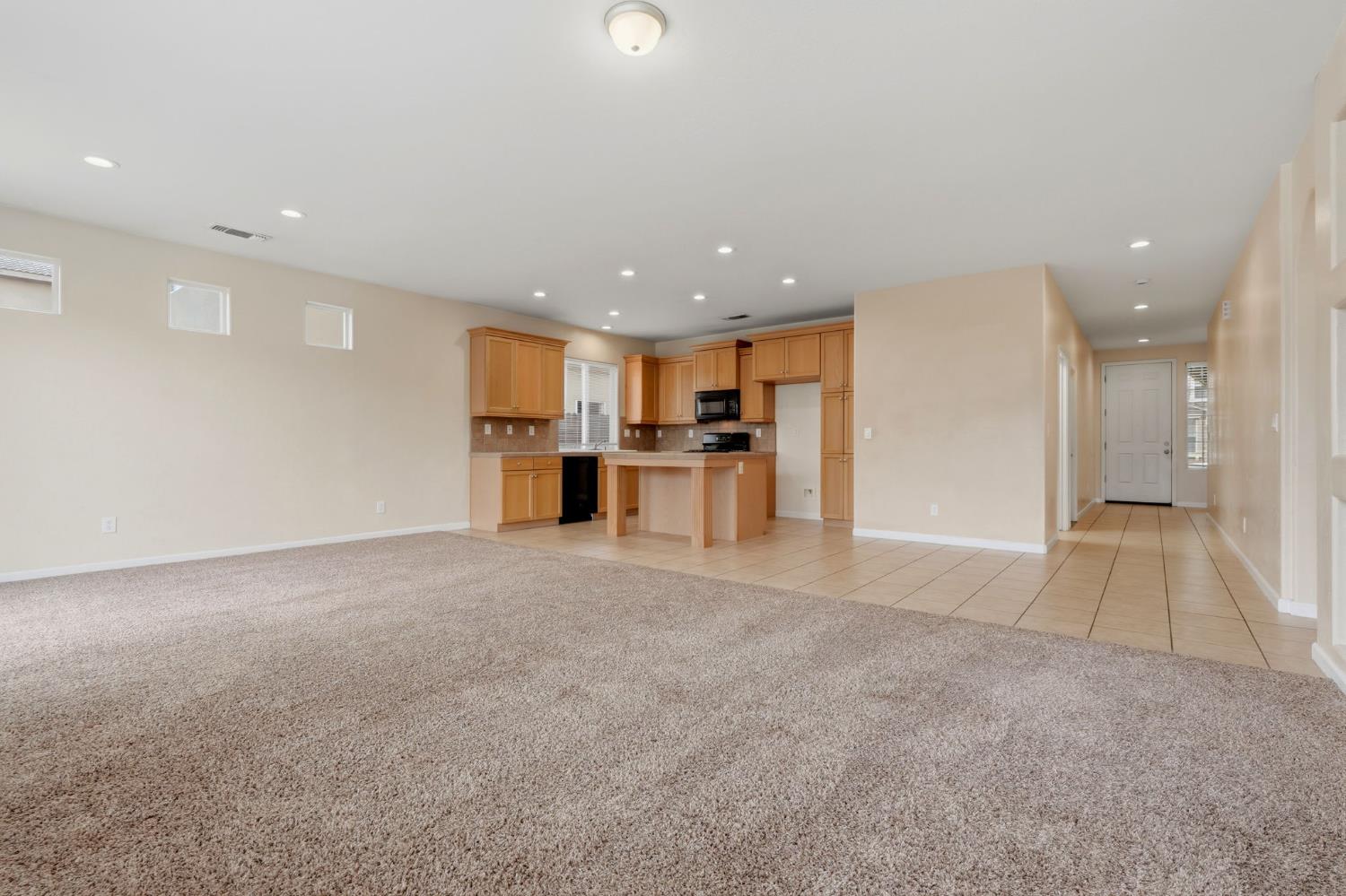 3042 W Delta, Visalia, CA 93291