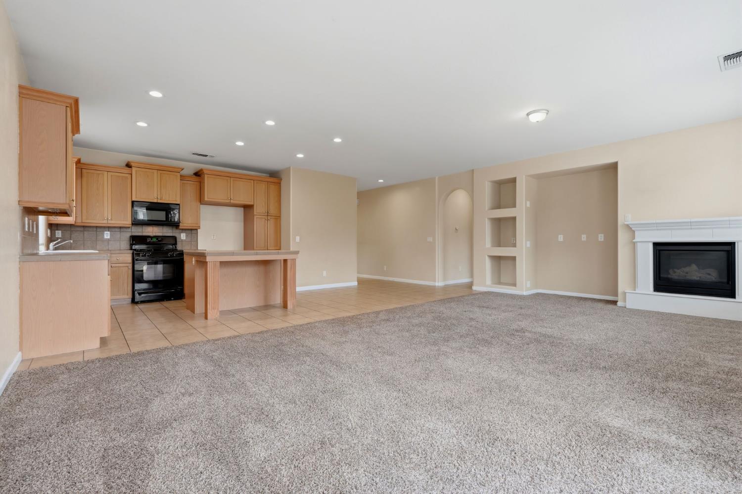 3042 W Delta, Visalia, CA 93291