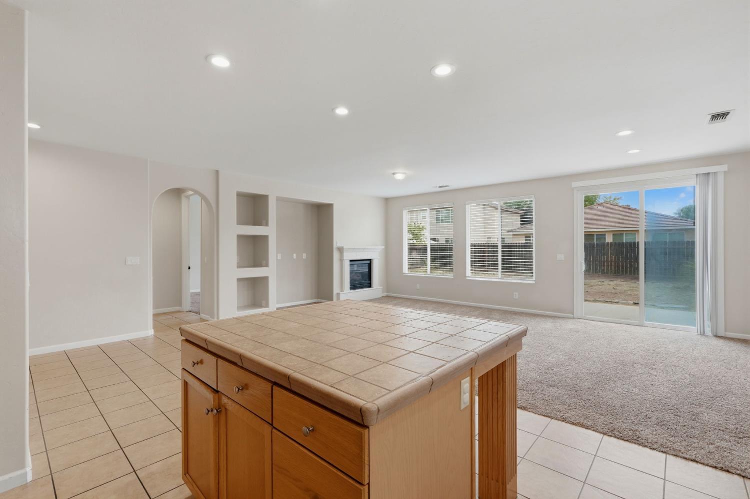 3042 W Delta, Visalia, CA 93291