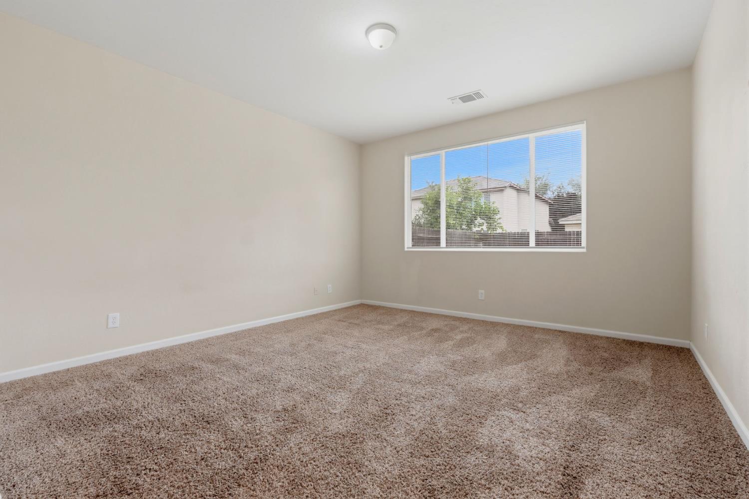 3042 W Delta, Visalia, CA 93291