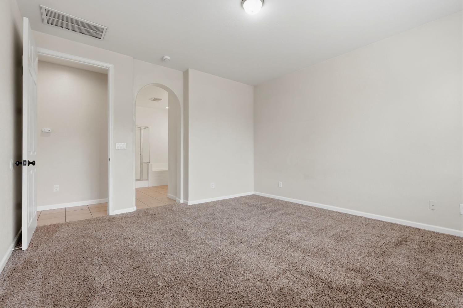 3042 W Delta, Visalia, CA 93291