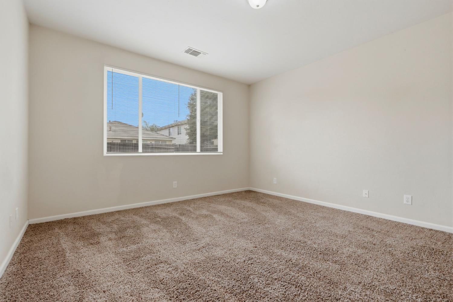 3042 W Delta, Visalia, CA 93291