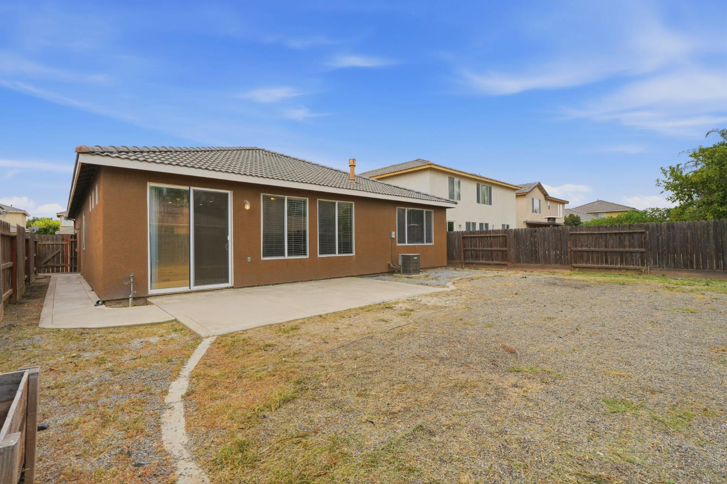 3042 W Delta, Visalia, CA 93291
