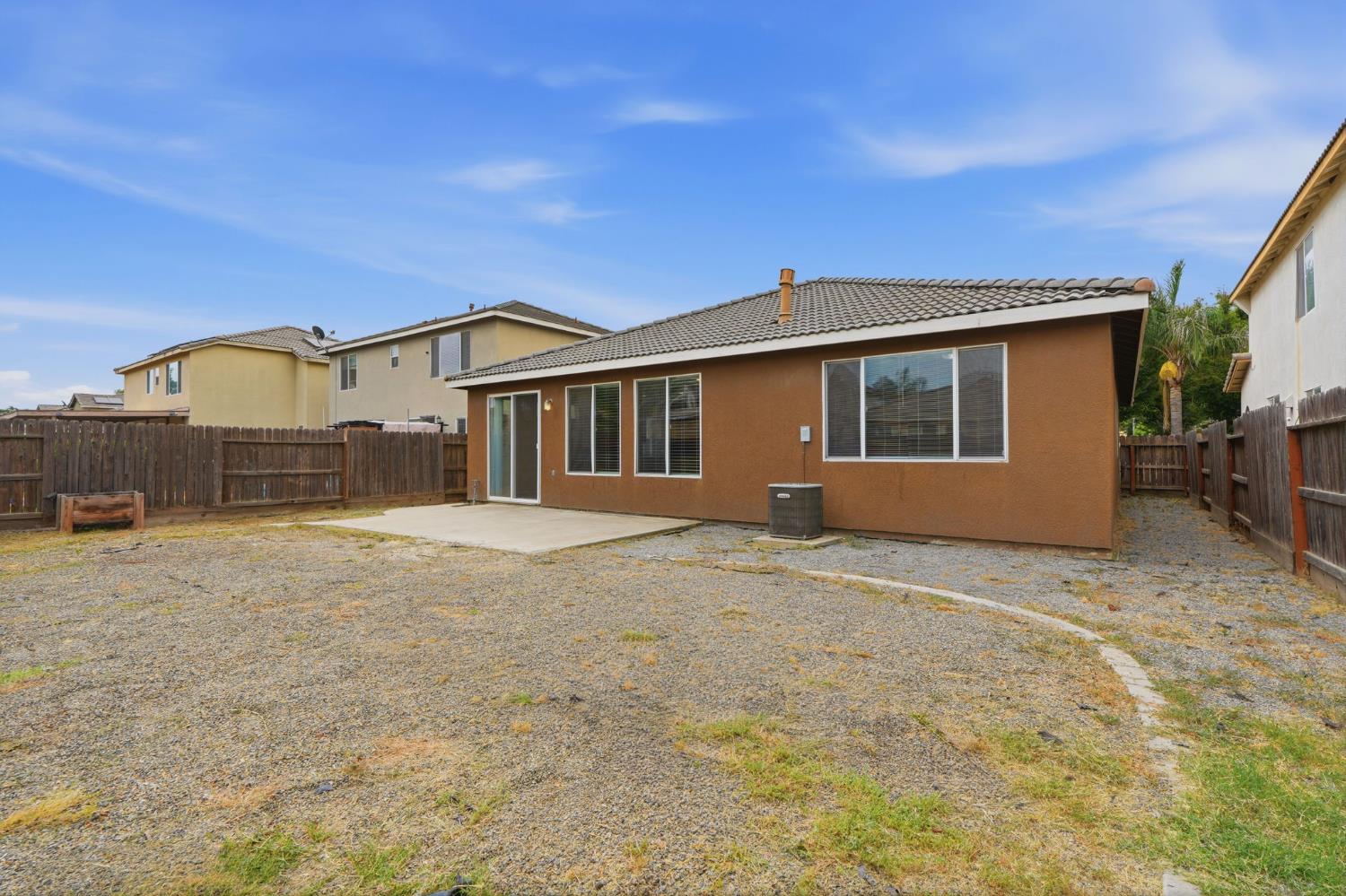 3042 W Delta, Visalia, CA 93291