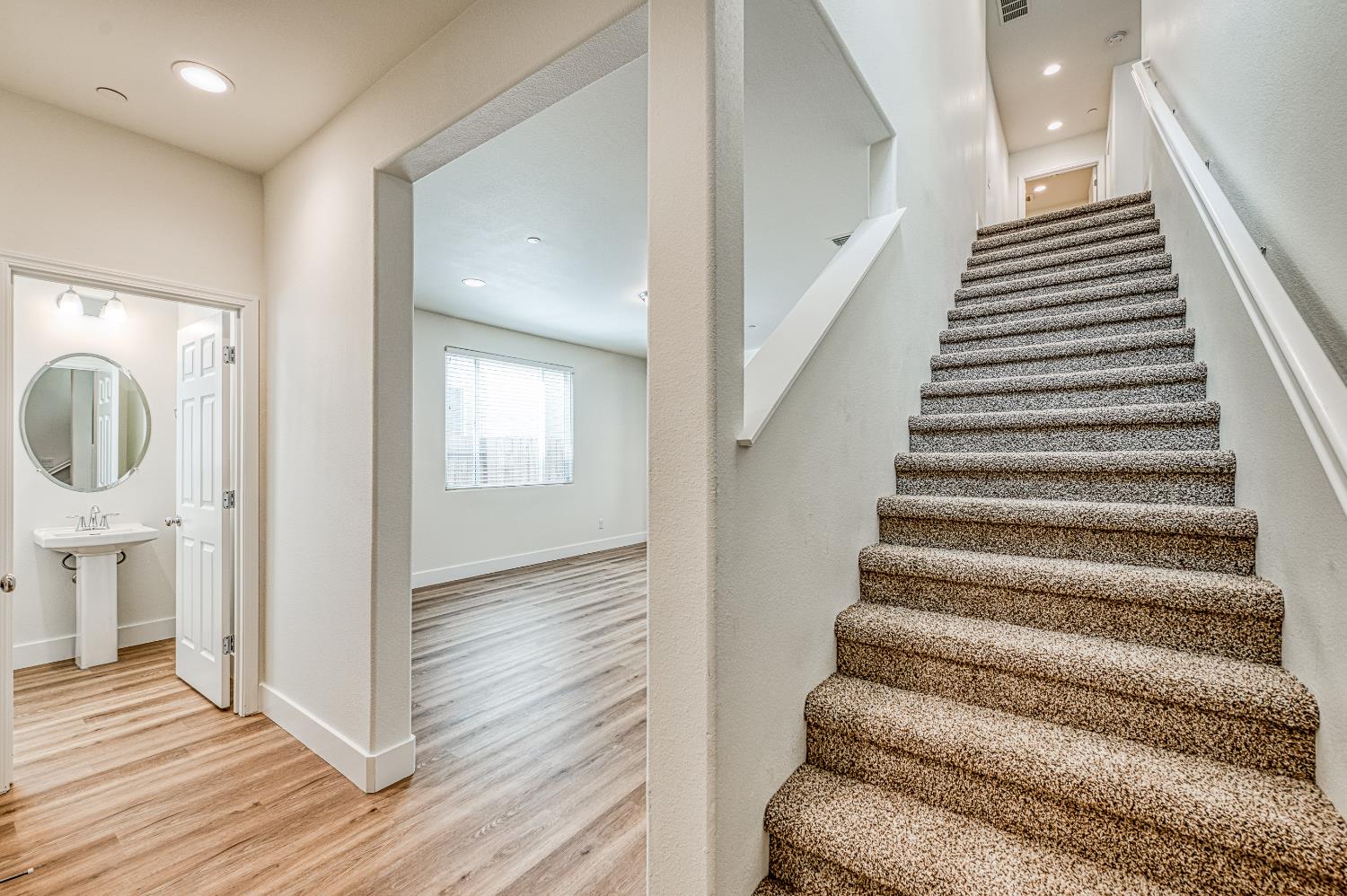 7452 E Homan Ave, Fresno, CA 93737