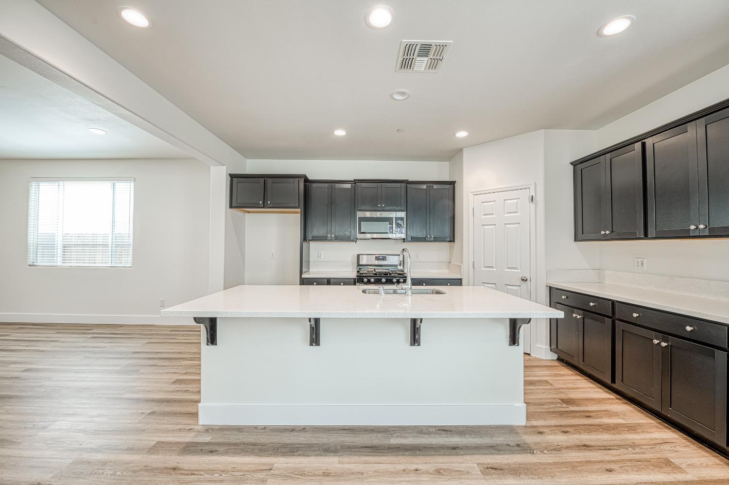 7452 E Homan Ave, Fresno, CA 93737