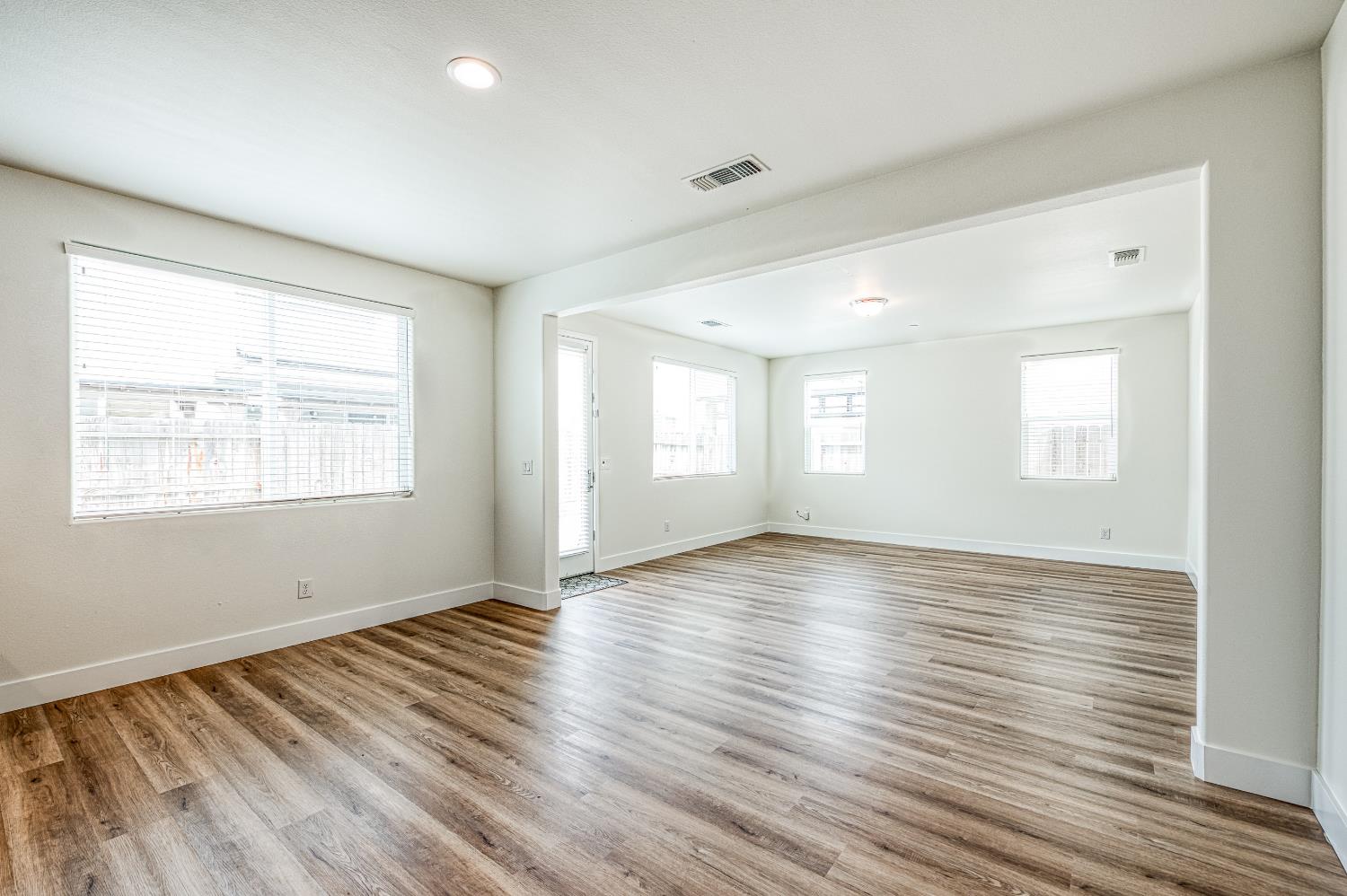 7452 E Homan Ave, Fresno, CA 93737