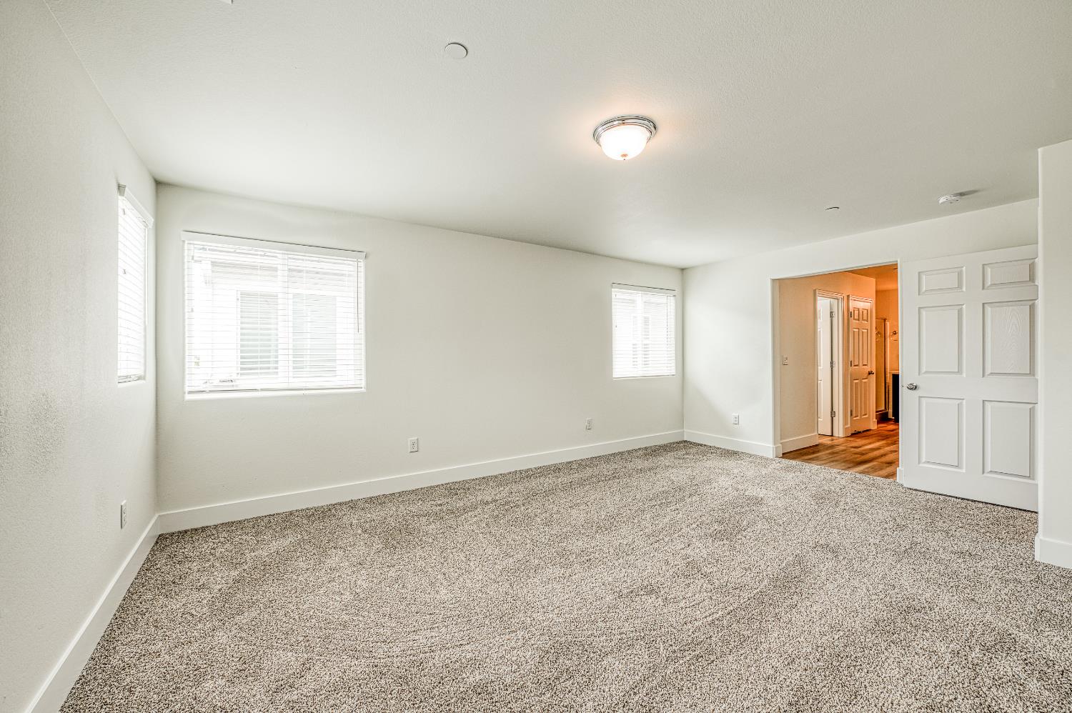 7452 E Homan Ave, Fresno, CA 93737