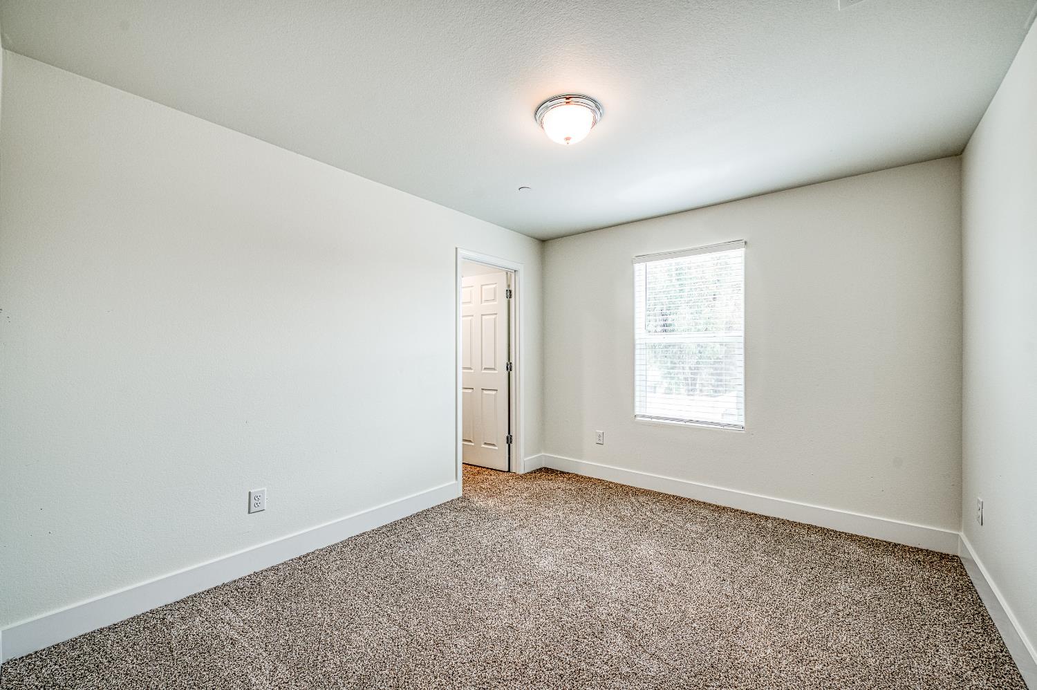 7452 E Homan Ave, Fresno, CA 93737