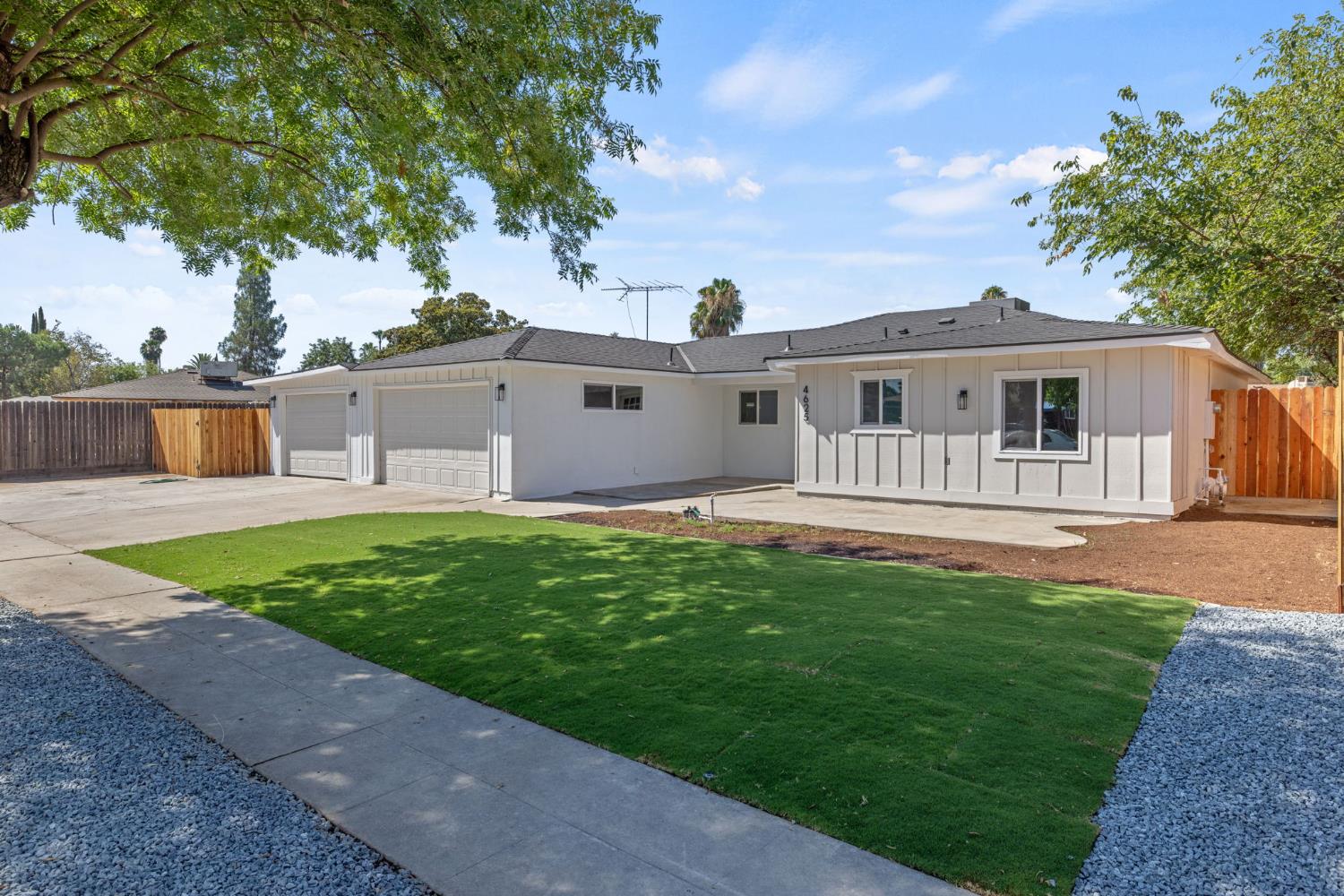 4625 N Holt Ave, Fresno, CA 93705
