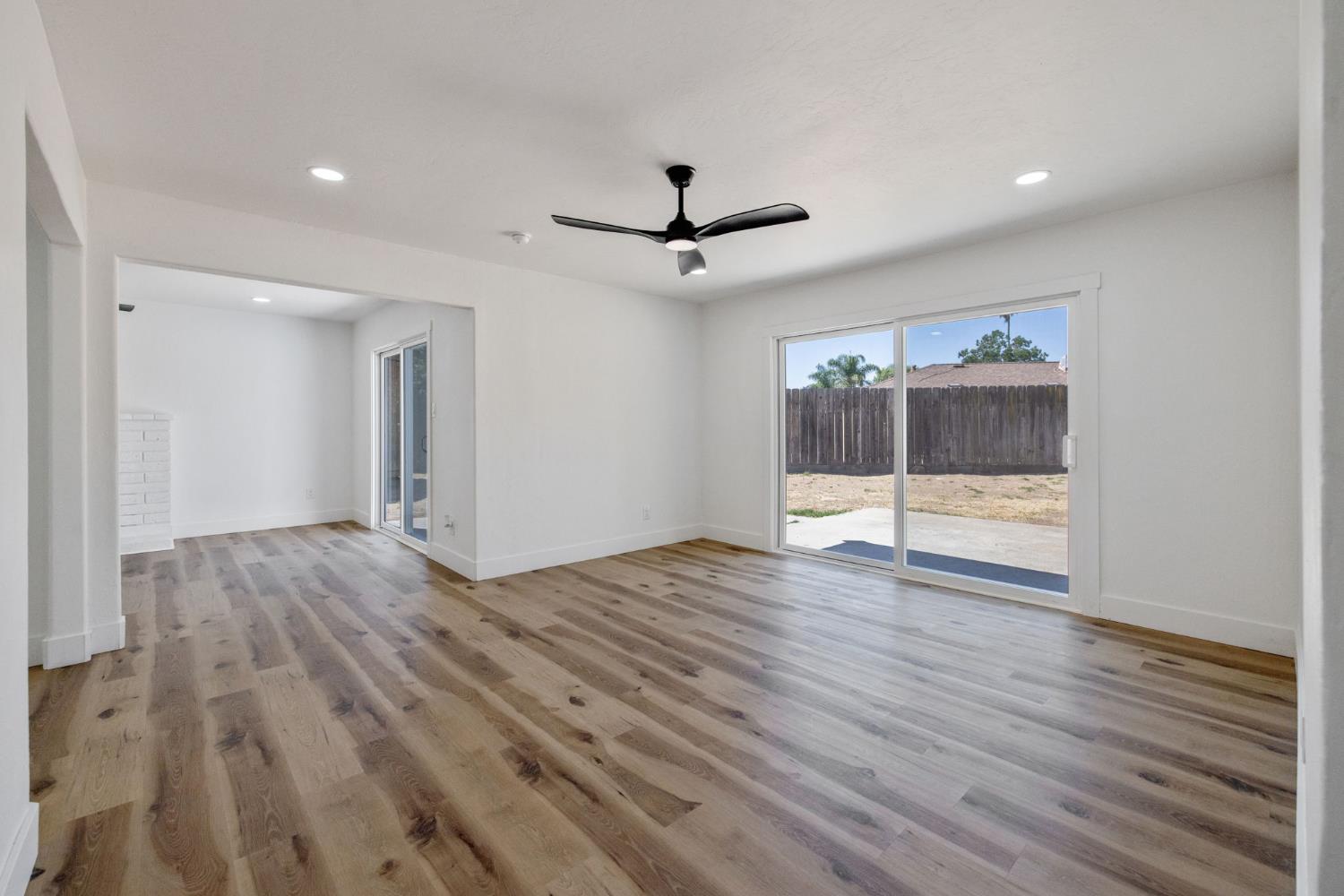 4625 N Holt Ave, Fresno, CA 93705