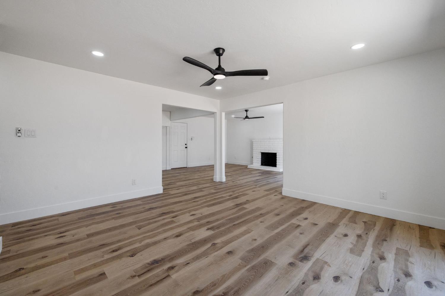4625 N Holt Ave, Fresno, CA 93705