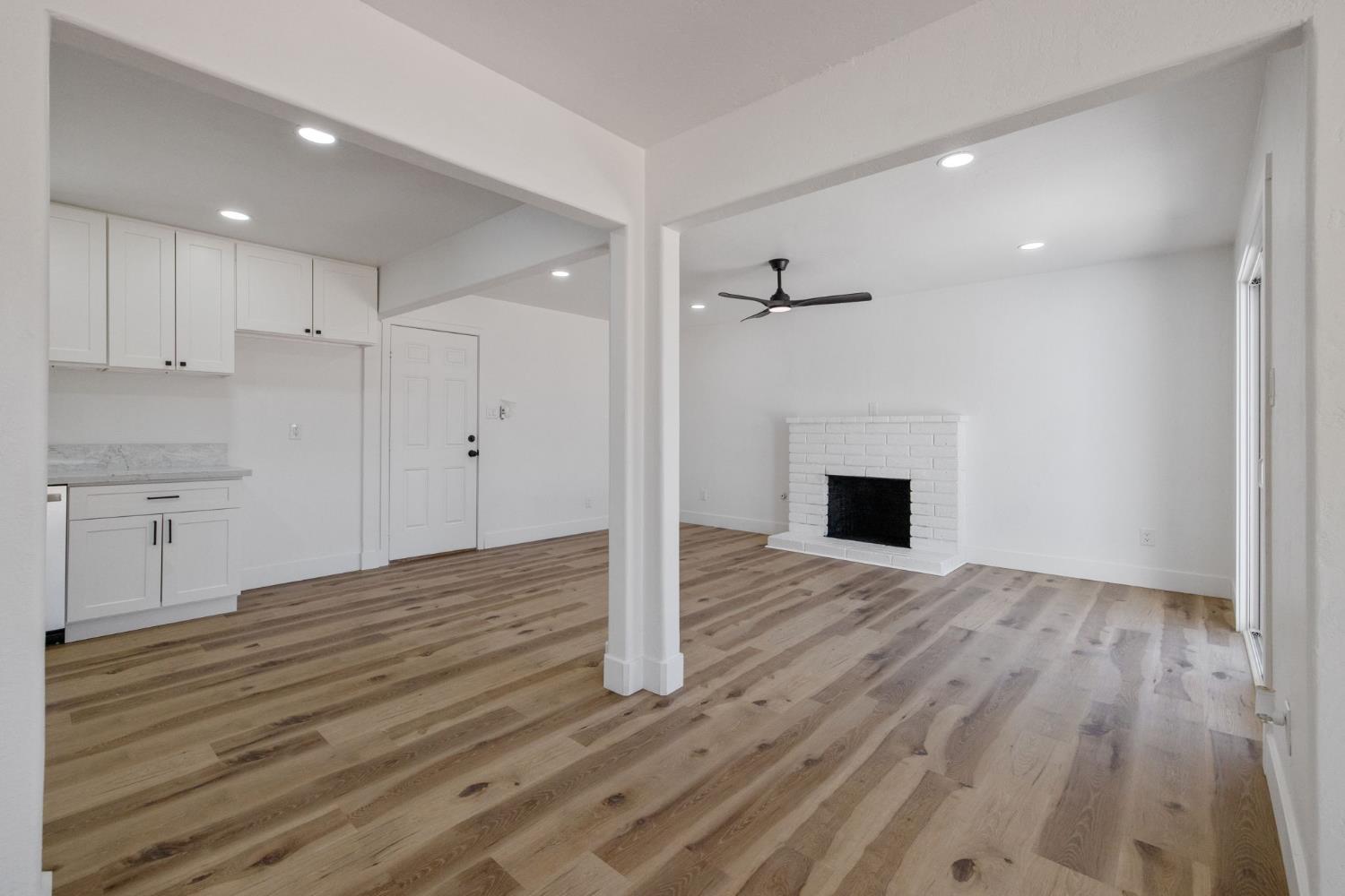 4625 N Holt Ave, Fresno, CA 93705