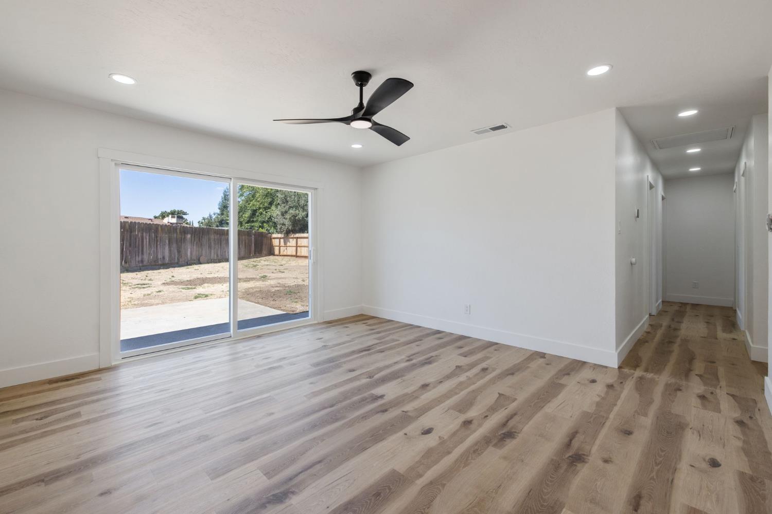 4625 N Holt Ave, Fresno, CA 93705