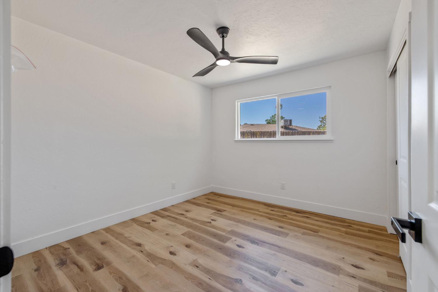 4625 N Holt Ave, Fresno, CA 93705