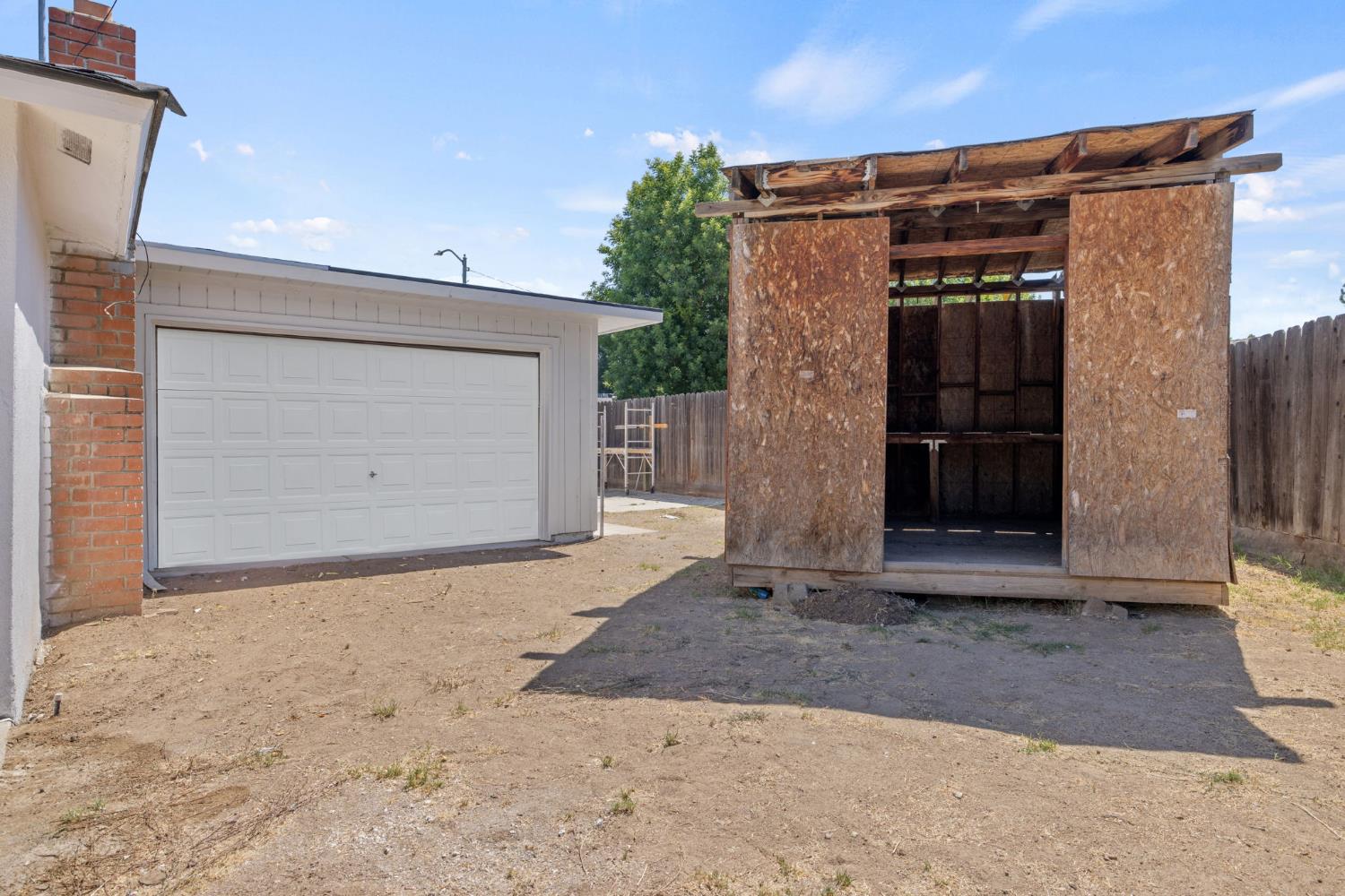 4625 N Holt Ave, Fresno, CA 93705