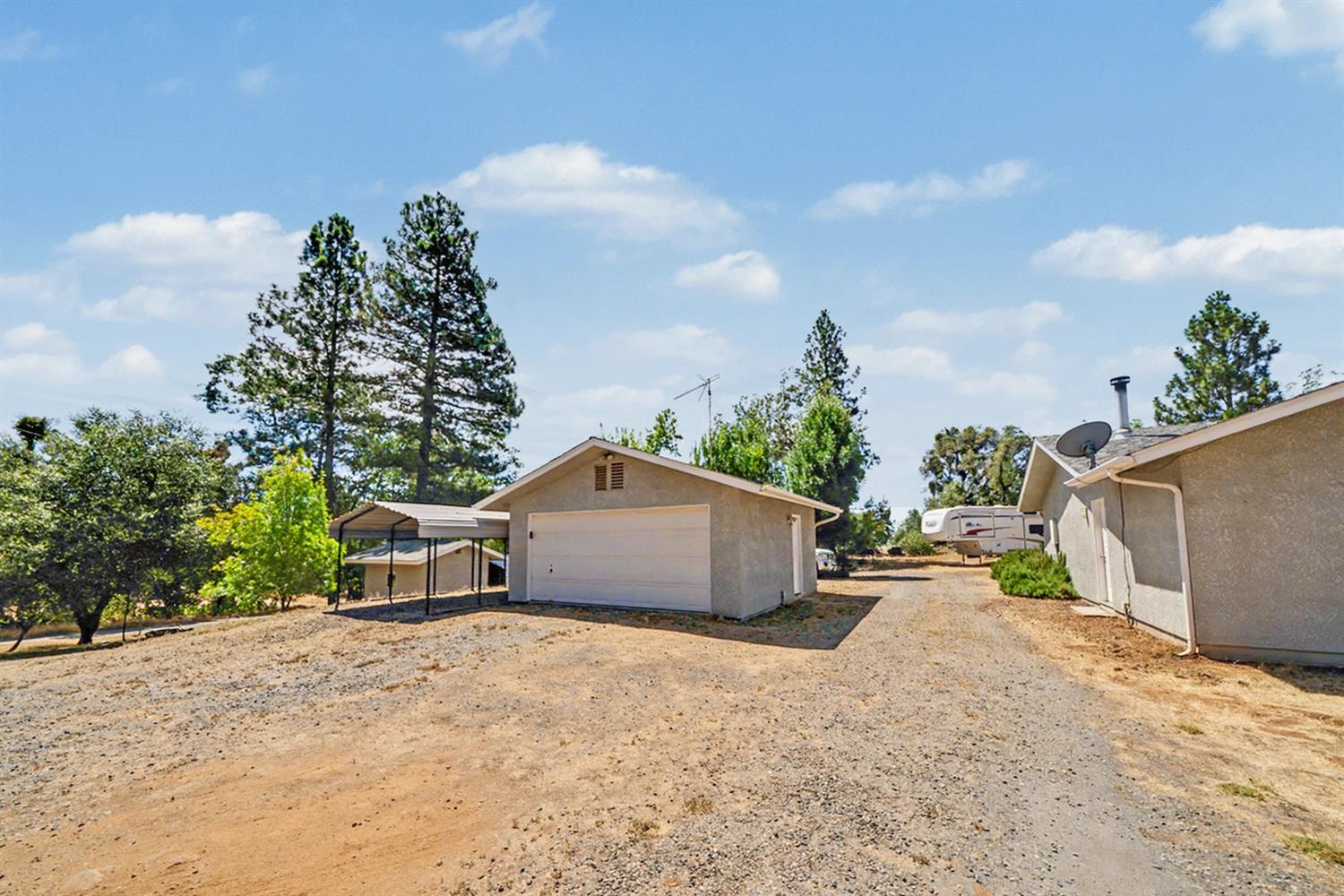 5627 Buckskin Rd, Mariposa, CA 95338