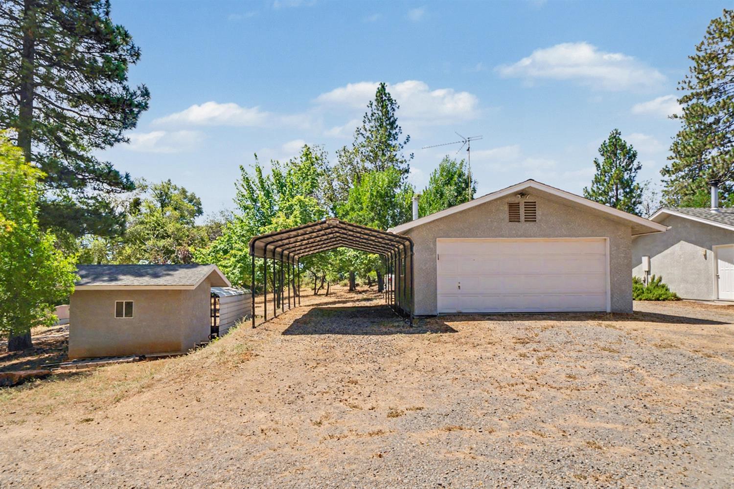 5627 Buckskin Rd, Mariposa, CA 95338