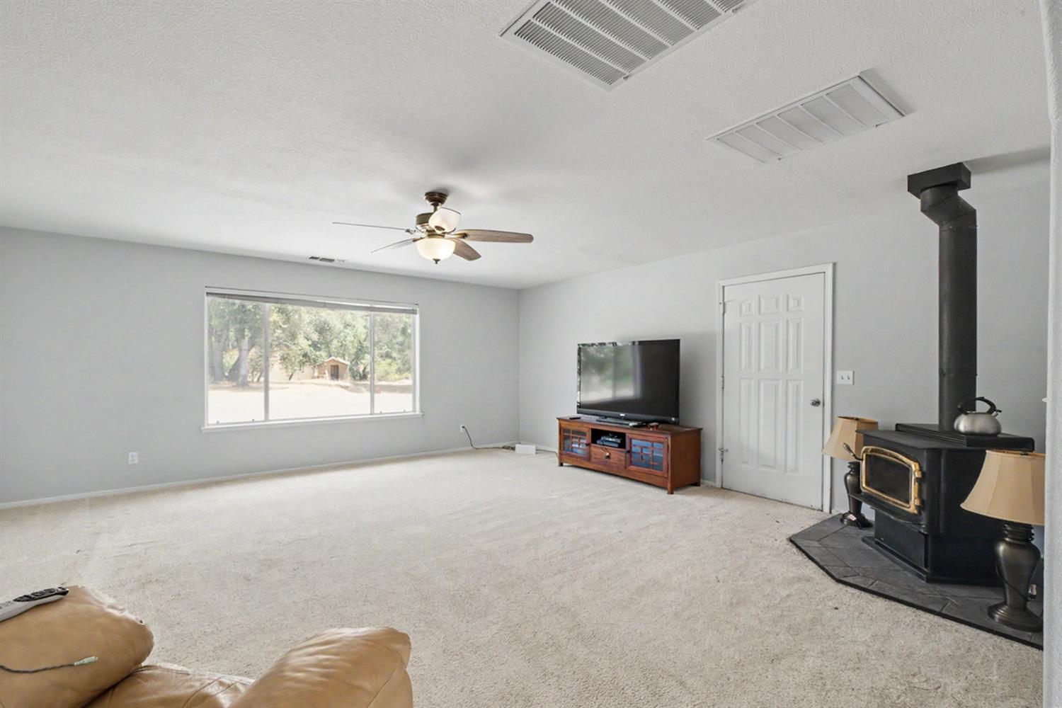5627 Buckskin Rd, Mariposa, CA 95338