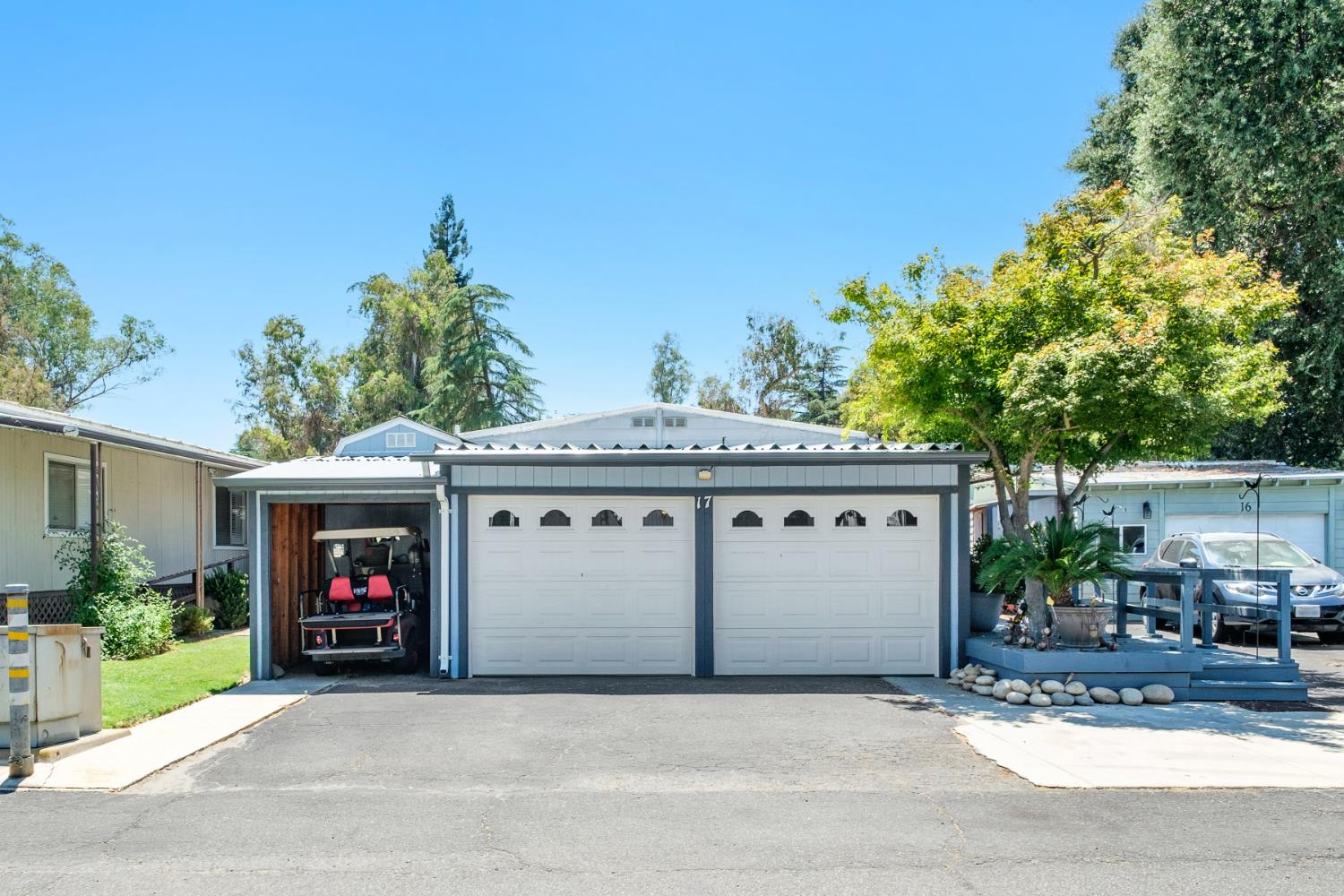 339 N Frankwood Ave #17, Sanger, CA 93657