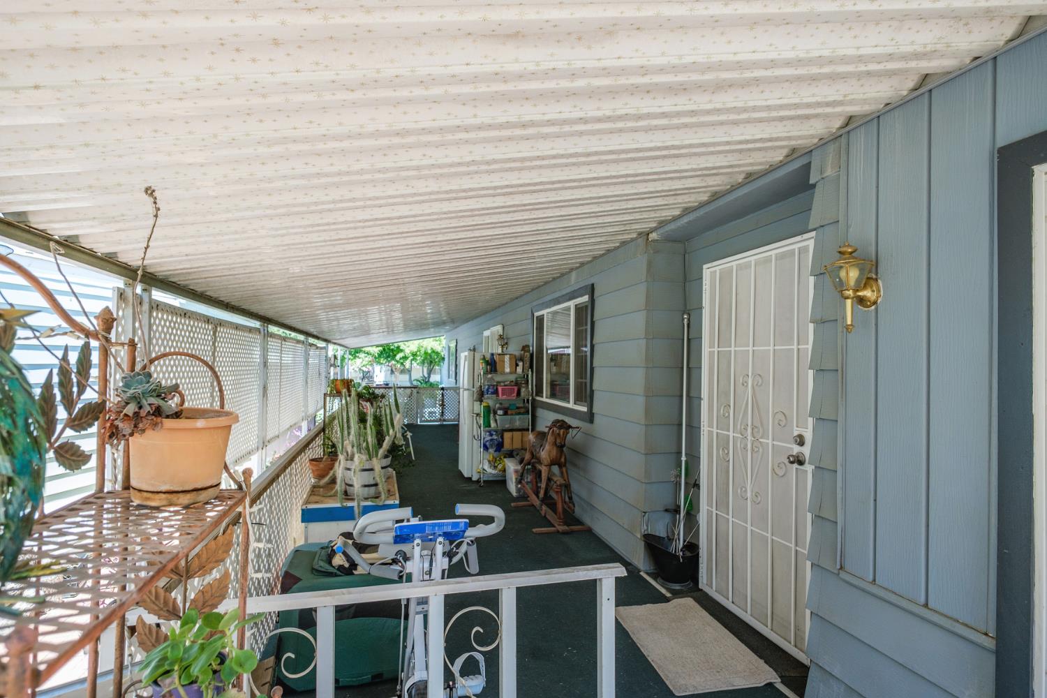 339 N Frankwood Ave #17, Sanger, CA 93657
